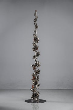 Instant Moules III by Ondřej Oliva - Large sculpture, totem, mollusc shells