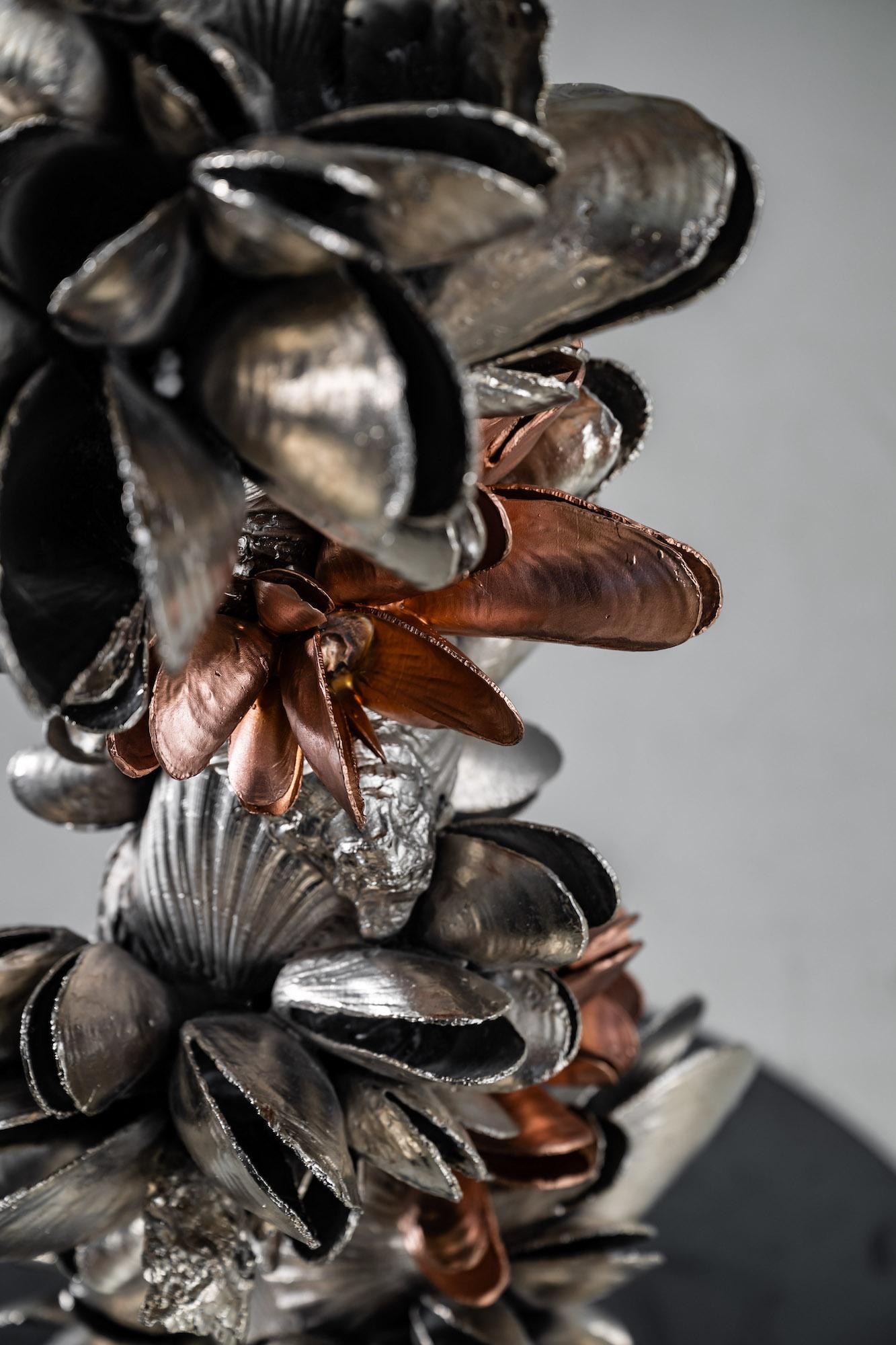 Instant Moules III by Ondřej Oliva - Large sculpture, totem, mollusc shells For Sale 4
