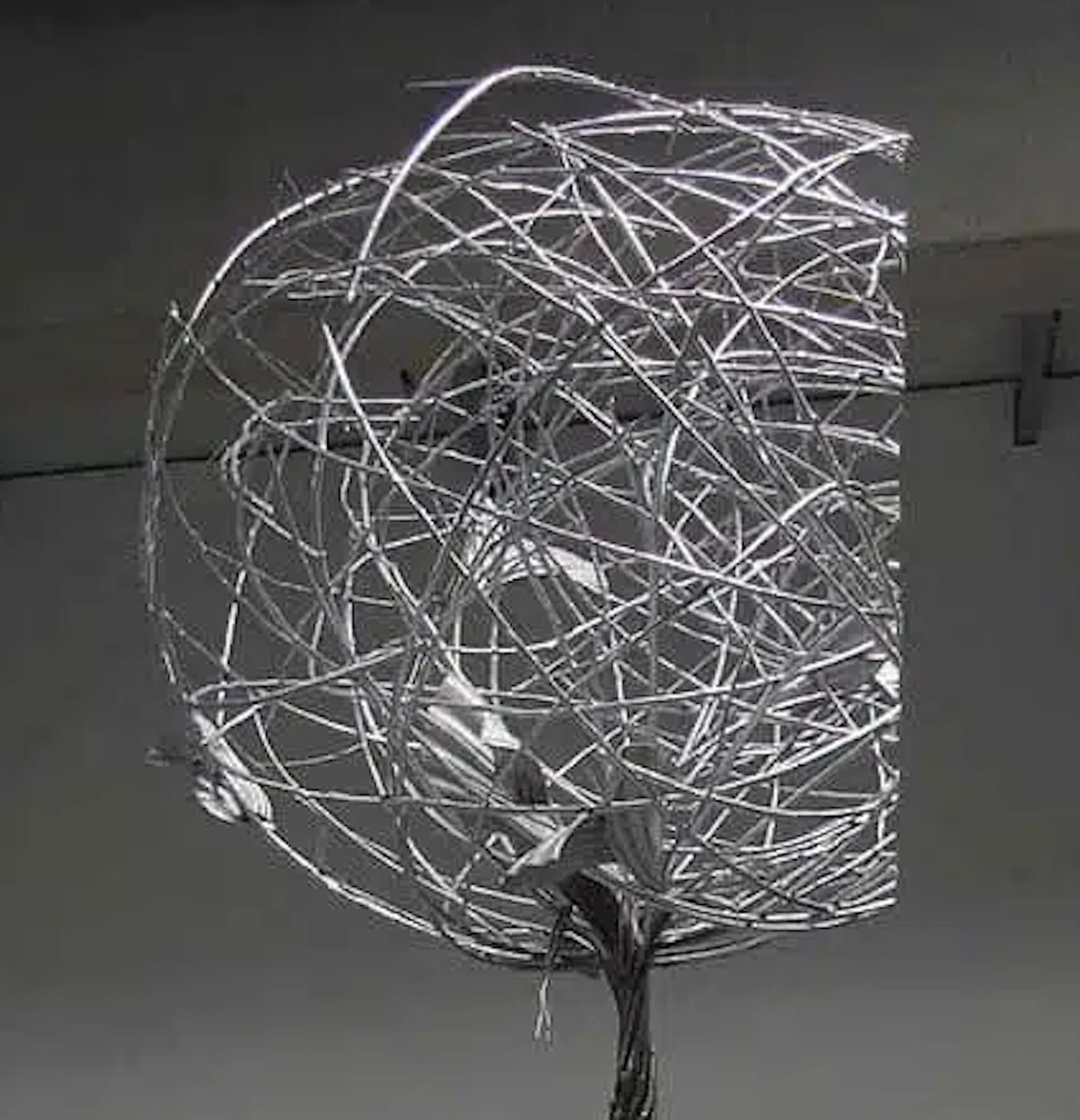 Tree in the Box di Ondřej Oliva - scultura monumentale in alluminio, metallo argentato in vendita 7