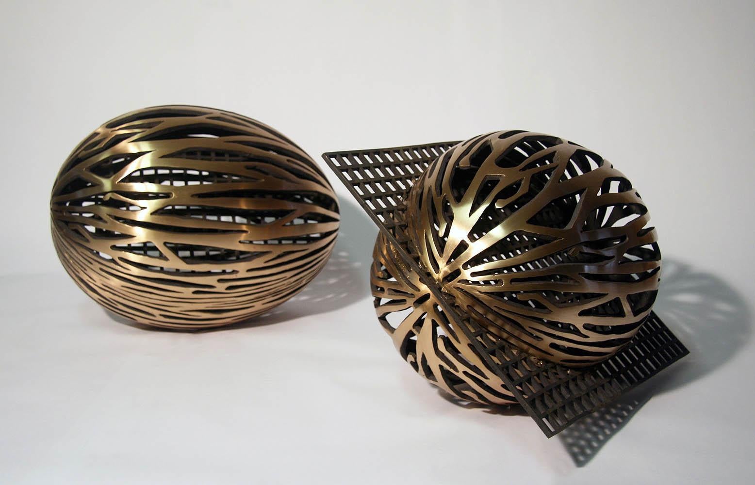 Urbanut I & II di Ondřej Oliva - Installazione di 2 sculture in bronzo, organiche