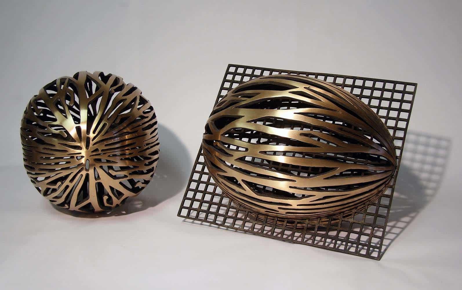 Urbanut II von Ondřej Oliva - Bronzeskulptur, Kontraste, figurativ, organisch im Angebot 1