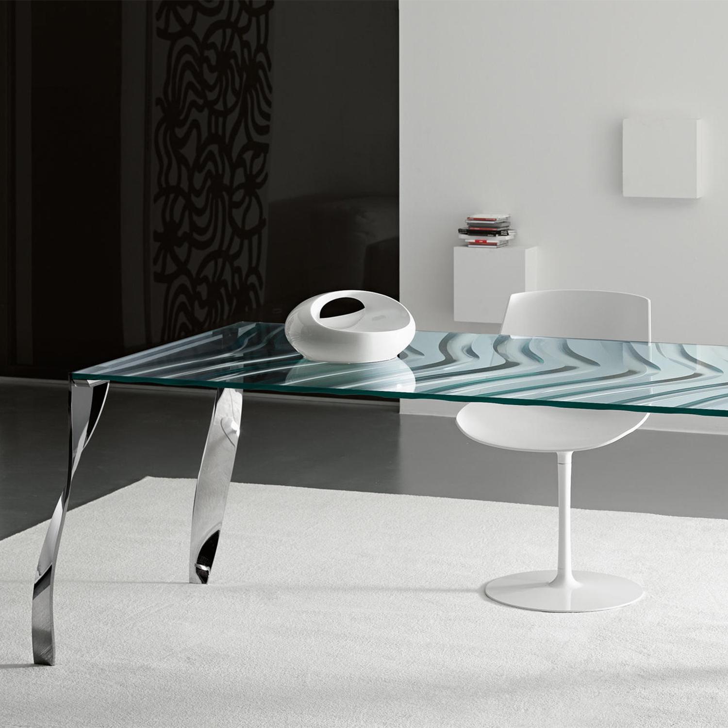 Hand-Crafted Ondulate Glass Dining Table For Sale