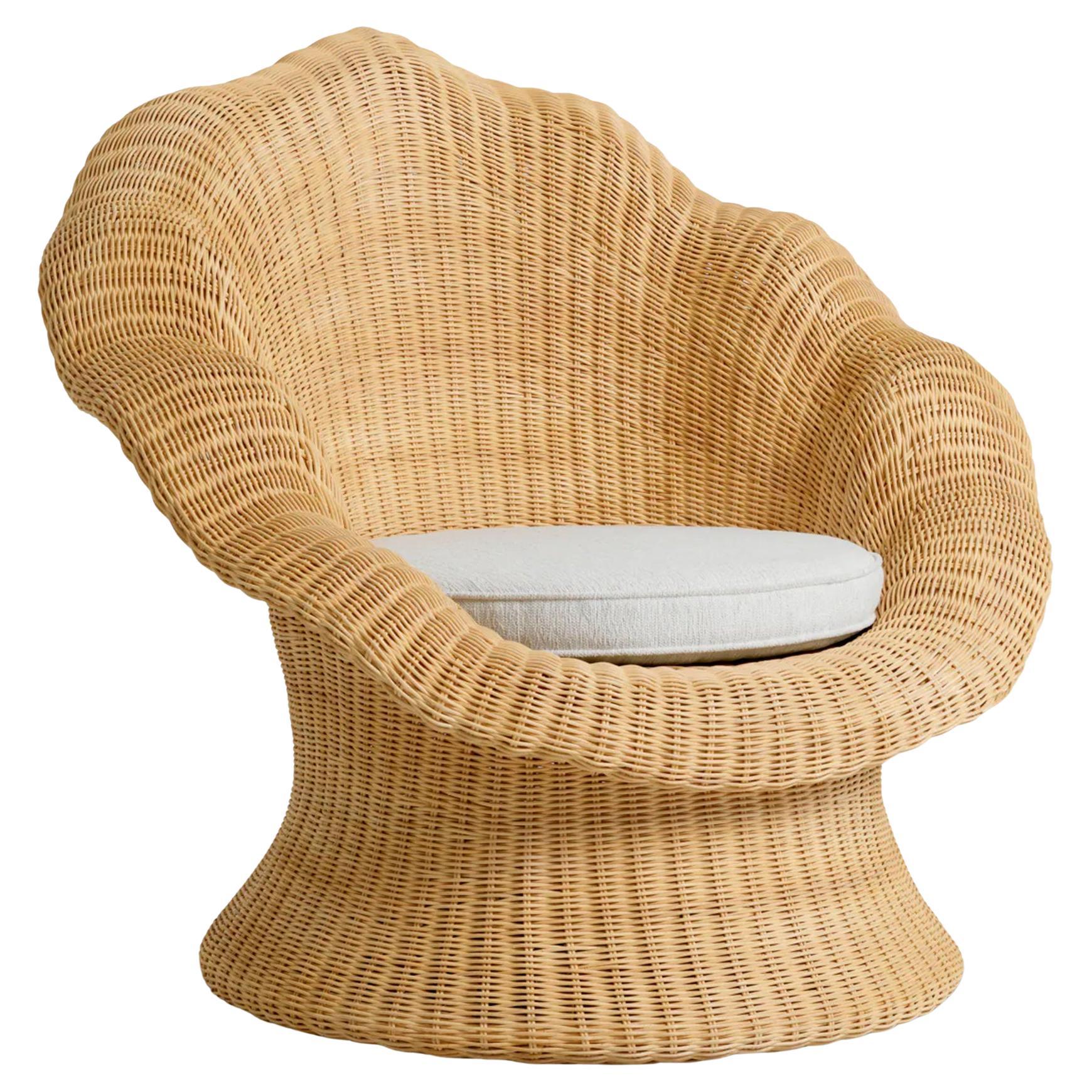 Ondulated Rattan Natural Armchair