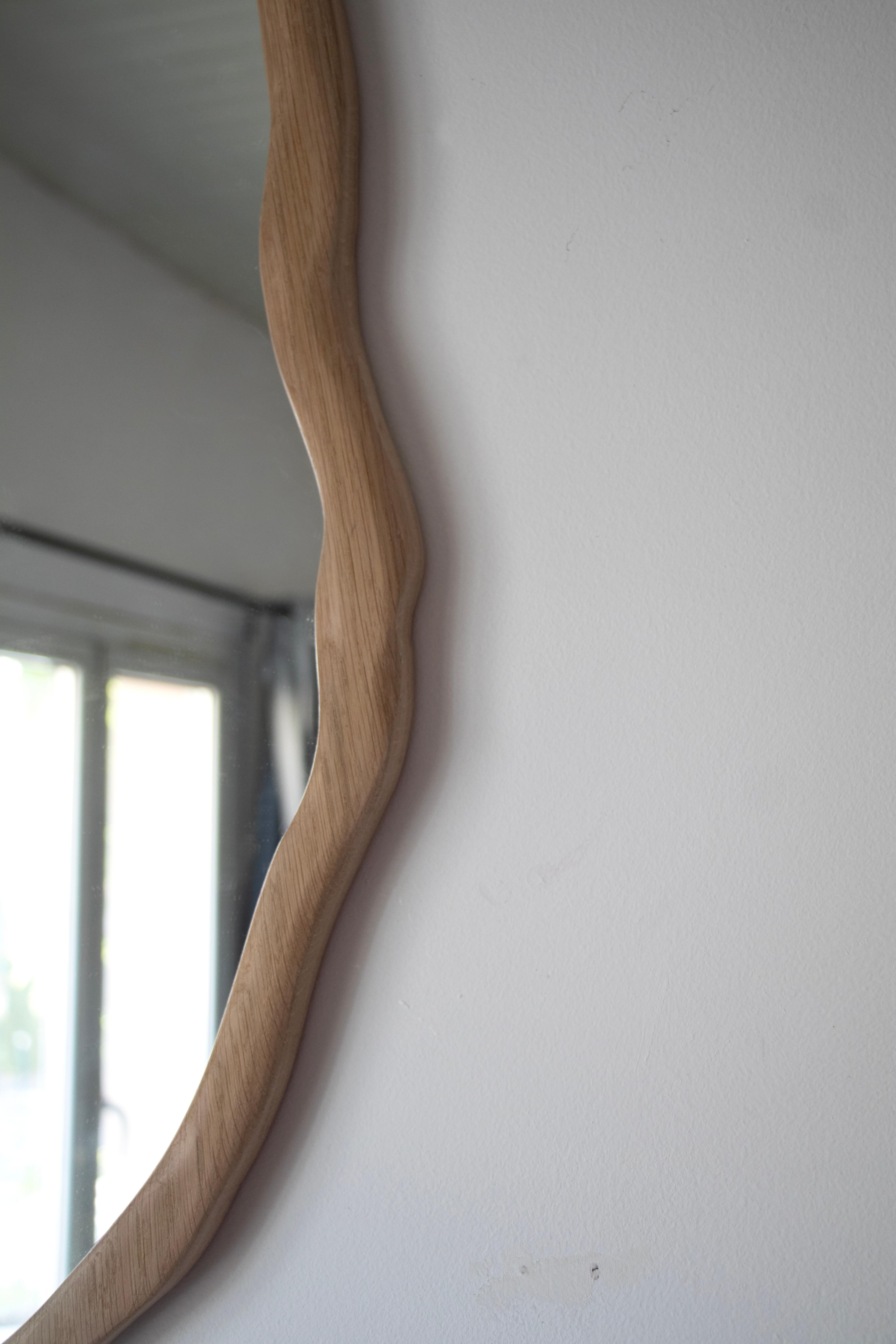 Moderne Miroir Ondulation Fait à la main par Alice Lahana Studio en vente