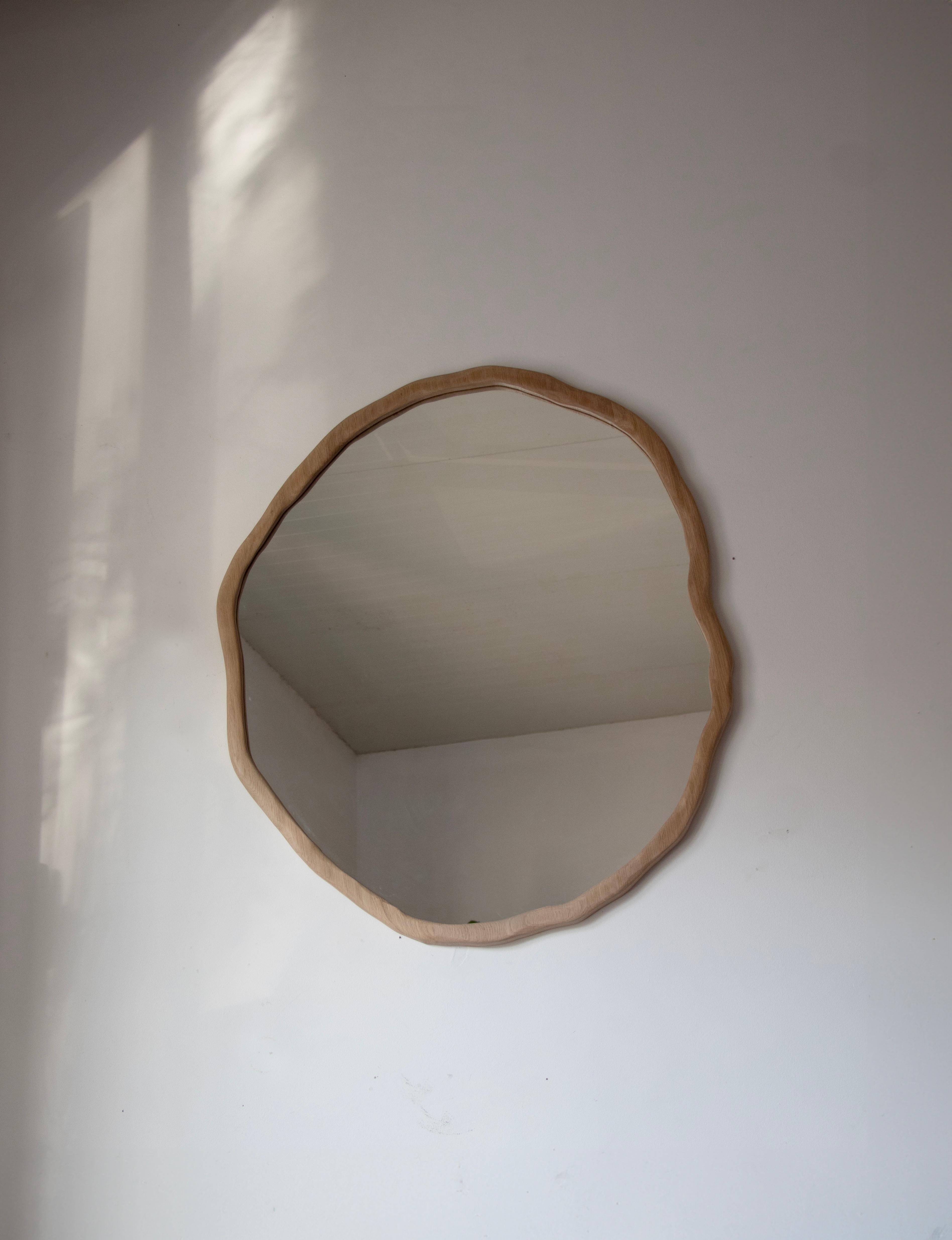 Miroir Ondulation Fait à la main par Alice Lahana Studio Neuf - En vente à Geneve, CH