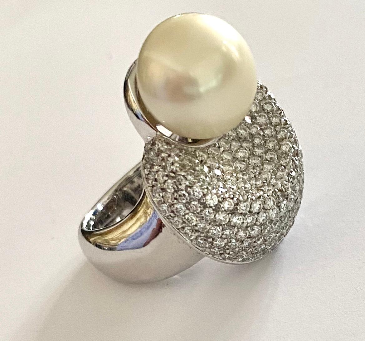 Artisan One '1' 18 Karat Gold Ring, Set with Cultered South See Pearl and 218 Diamonds For Sale
