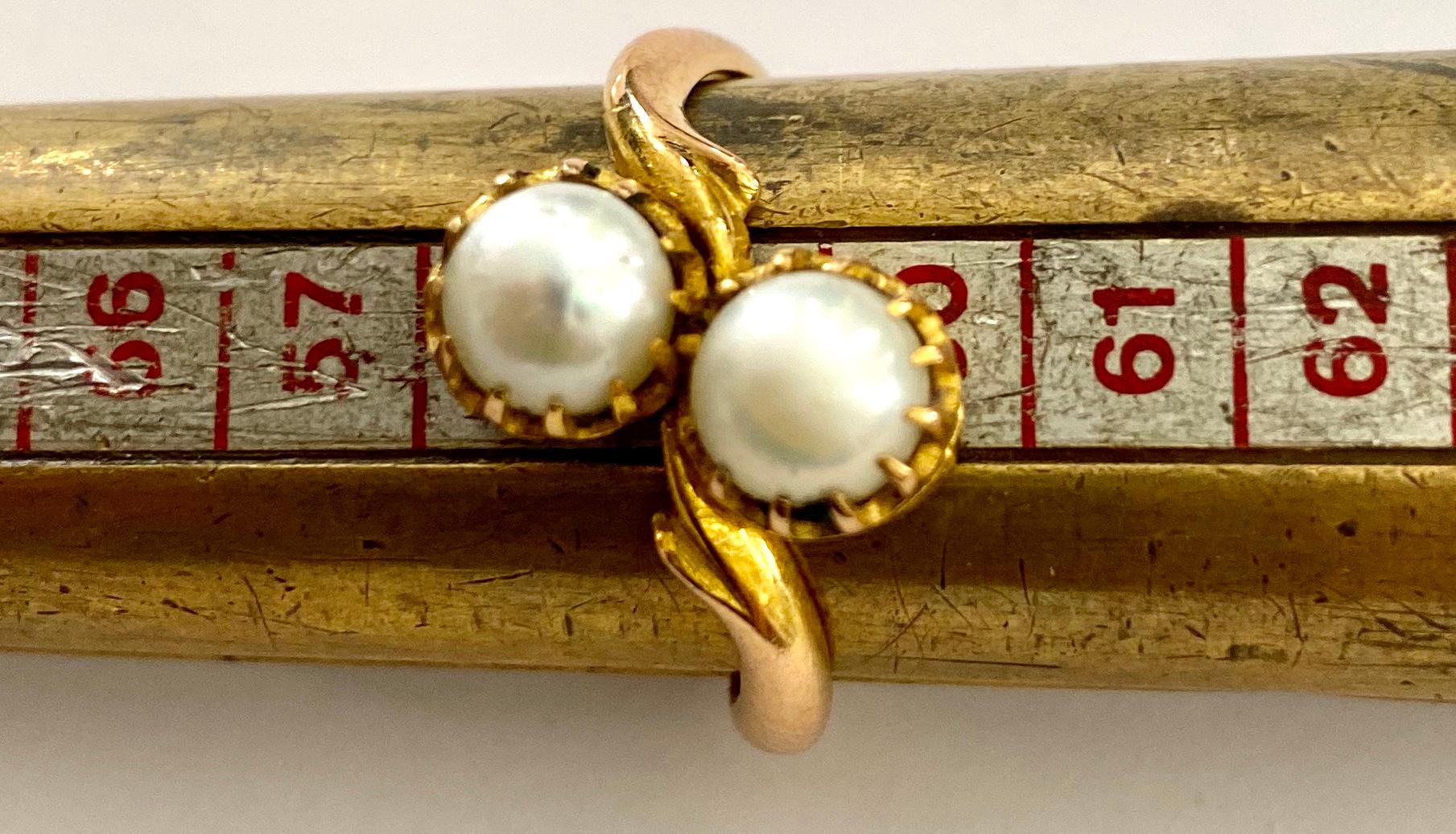 Round Cut One '1' 20 Karat Yellow Gold Natural Pearl Ring, Dutch Indie's, 1925 For Sale