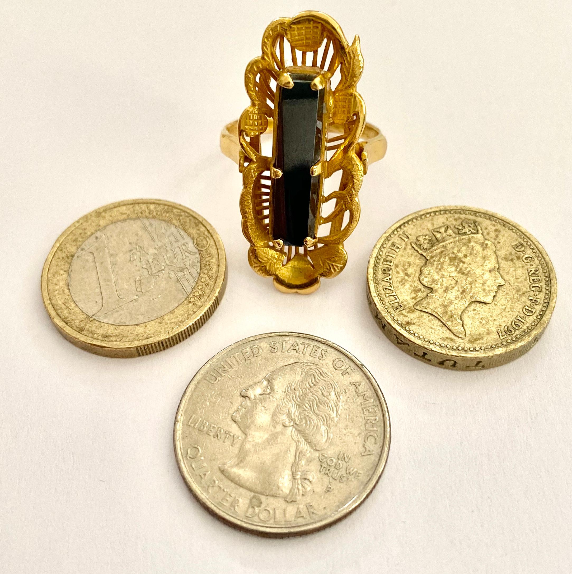 One '1' 20 Karat Yellow Gold Ring with One Hematite Stone, Indonesia, 1935 1