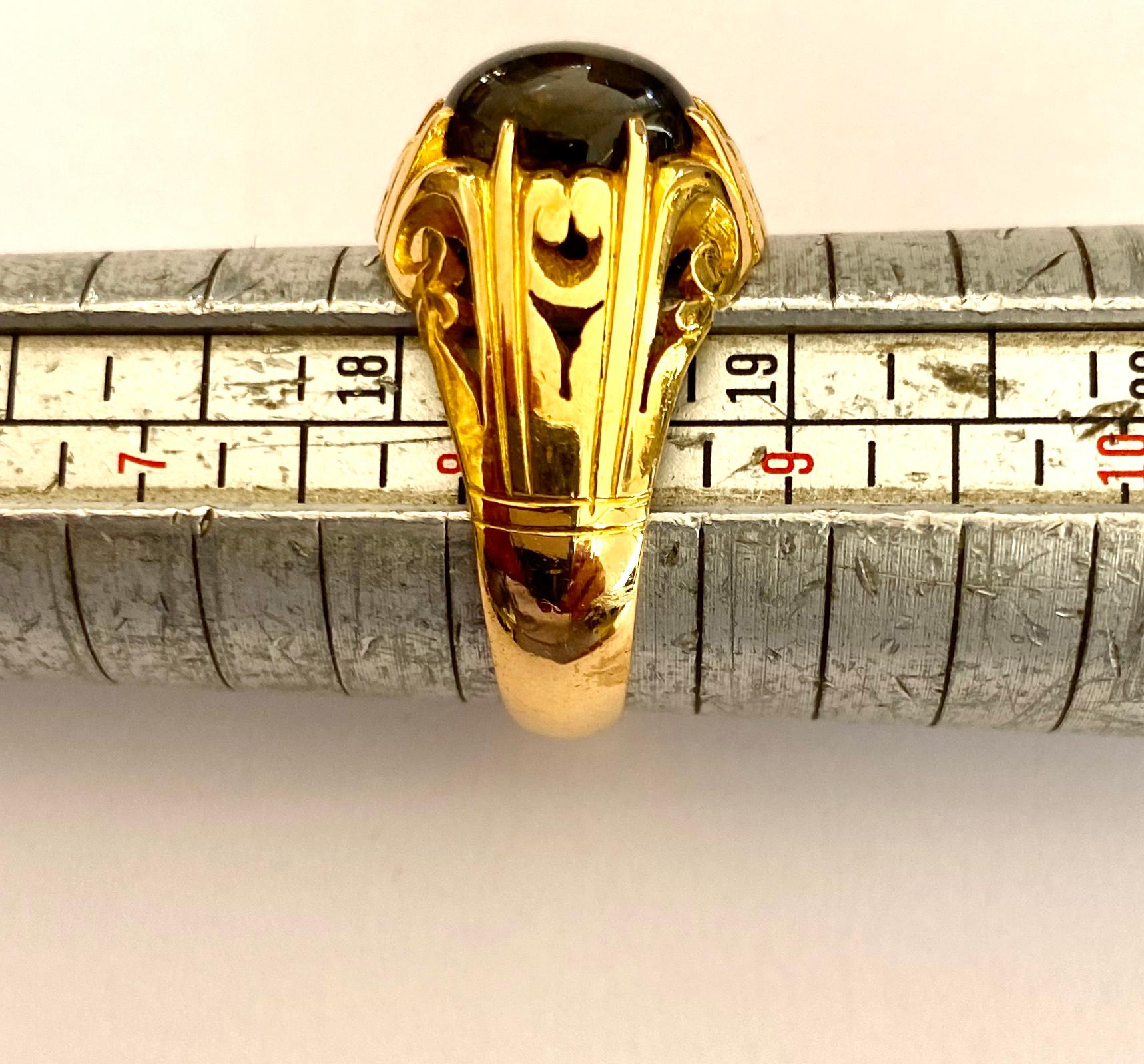 One '1' 22K '916/-' Yellow Gold Ring with Chrysoberyl, Cat's Eye Cabuchon Gem 1