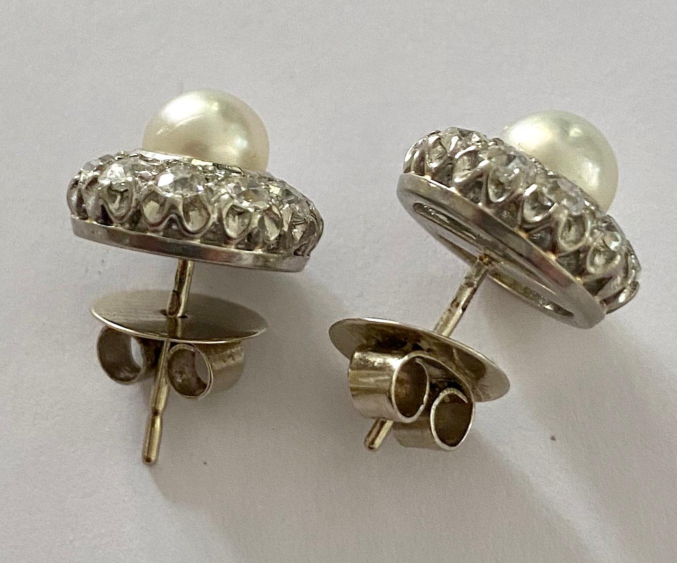 Women's One '1' Pair of 14 Karat White Gold Ear Rings, Round Cult Pearls and 20 Diamonds
