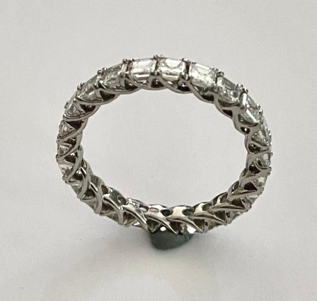 Moderne Bague « Alliance » One '1', sertie de diamants taille Asscher, 23x en vente