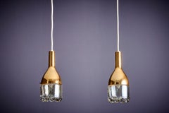 Lámpara colgante de latón y cristal de los años 60