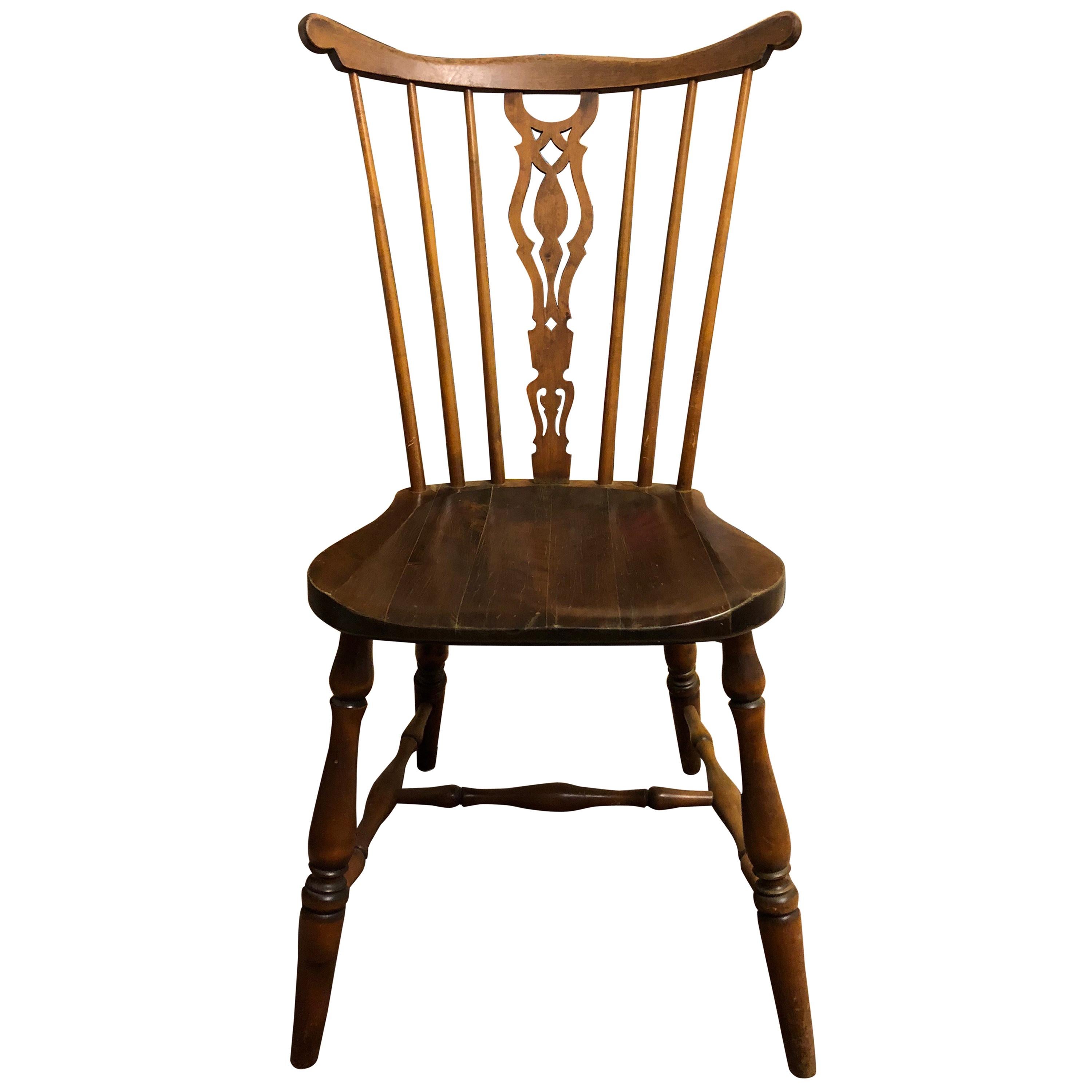 One Antique Rustic Comb Yew Windsor Wood English Bow-Back Chair