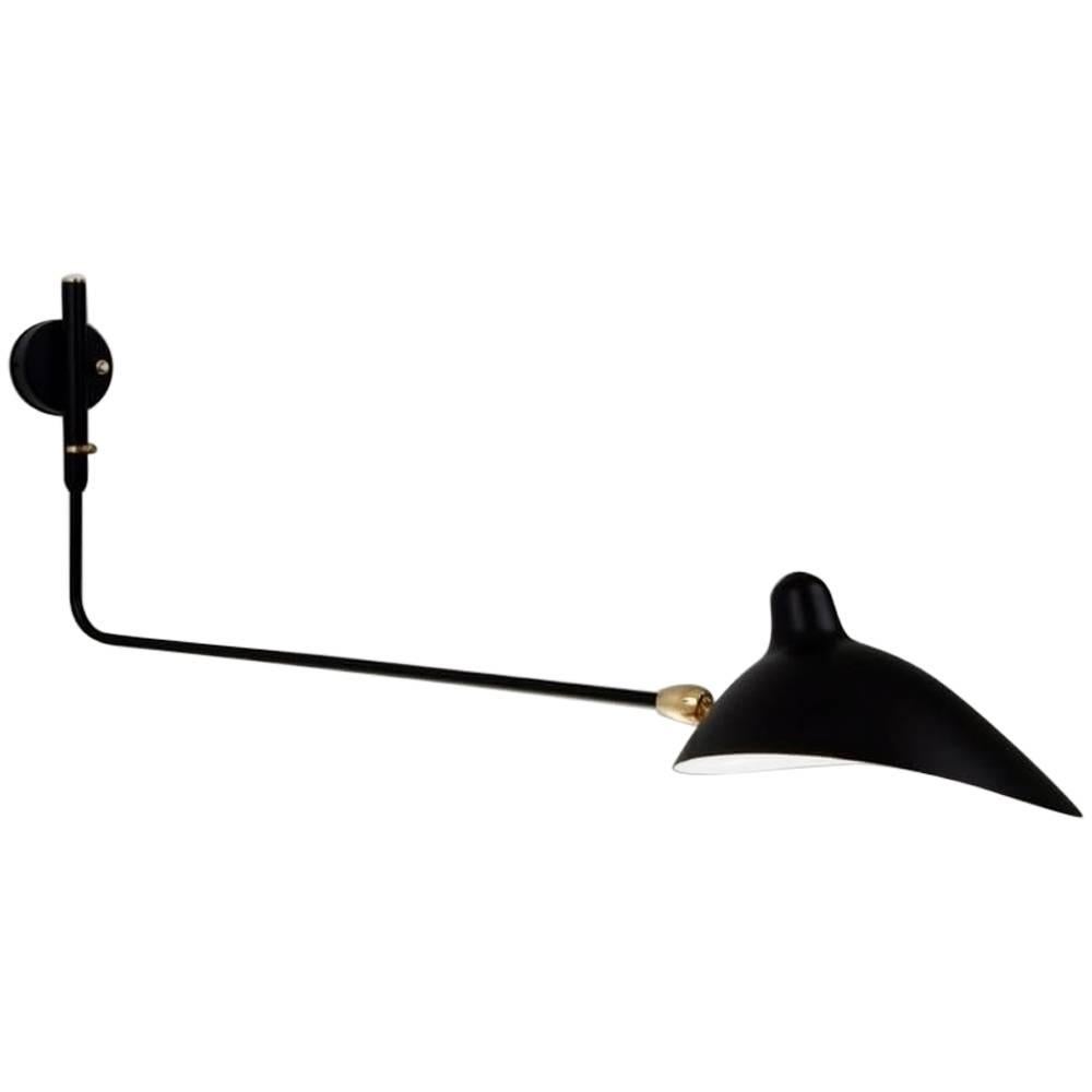 The very long 1 (straight) arm rotating sconce finds its place above a desk, an armchair, or a bed. The rotation, from wall to wall, allows a range of lighting that will be appreciated especially as a reading lamp. Note that this lamp is the only