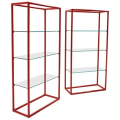 EINER VERFÜGBAR. Display-Regale aus rot emailliertem Stahlrotem röhrenbeschichtetem Stahl mit 3/8 Zoll Glas