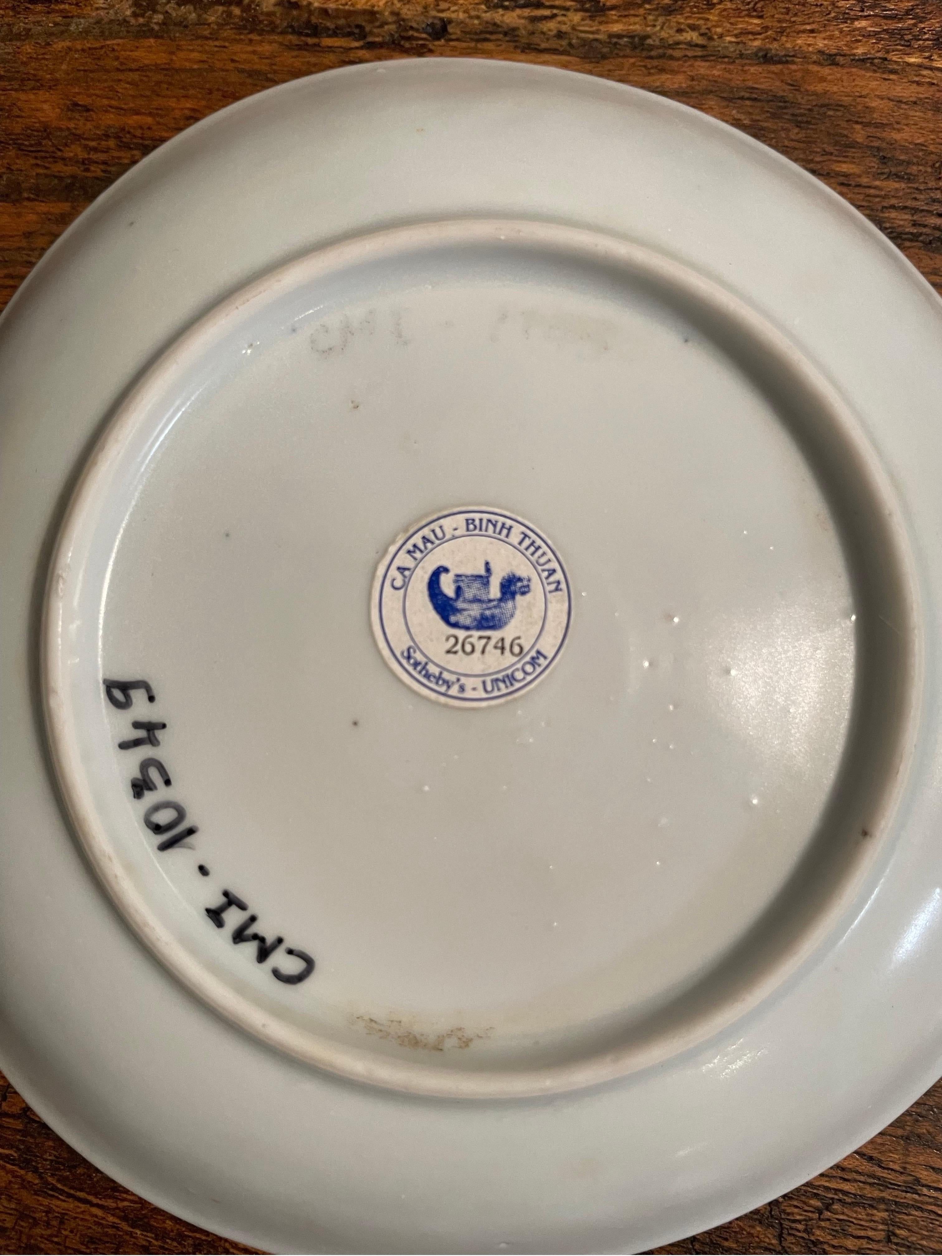One Blue and White Dish, Yongzheng Period, Qing Dynasty Ex Sotheby's In Good Condition For Sale In ARMADALE, VIC