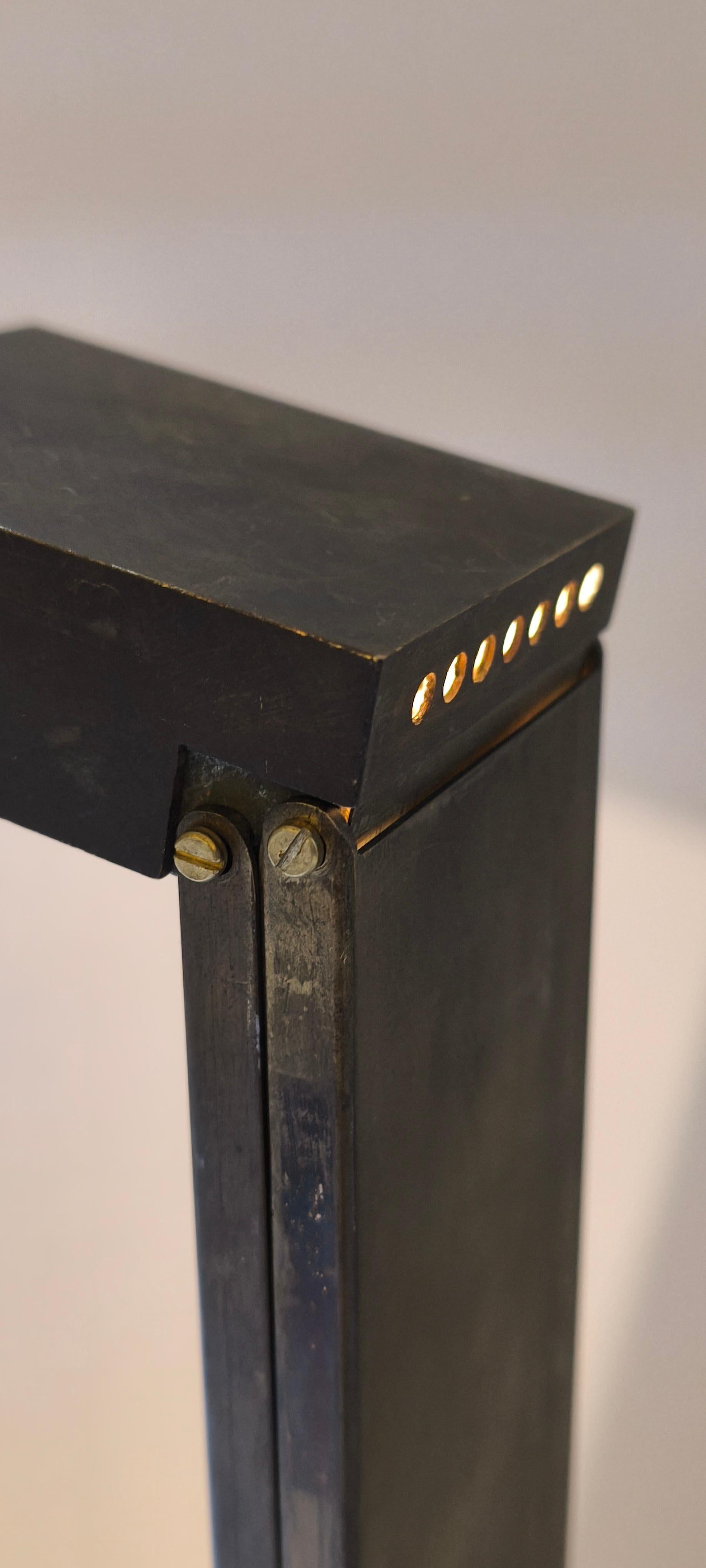 Una lampada in ottone EBERHARD design office per Atelier CHERET anni '70 - Francia In condizioni discrete in vendita a Paris, FR