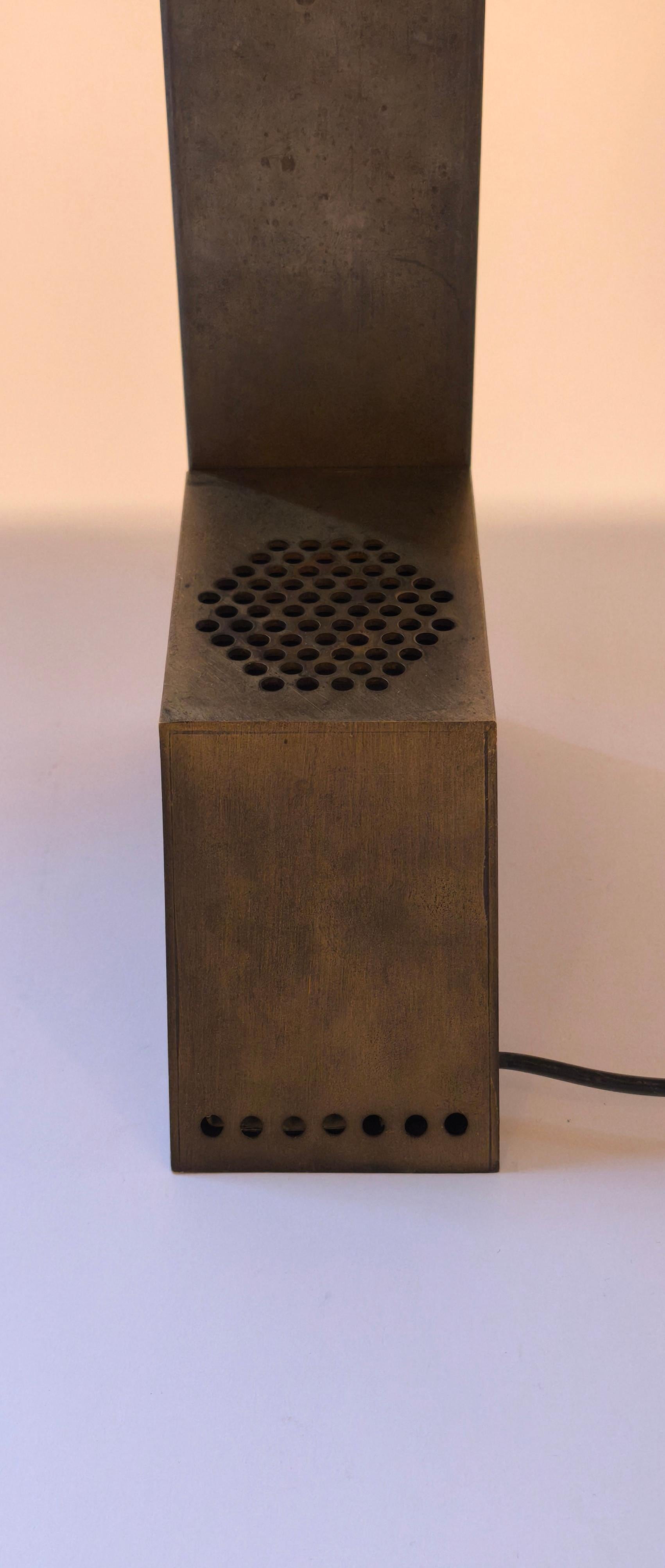 Una lampada in ottone EBERHARD design office per Atelier CHERET anni '70 - Francia in vendita 2
