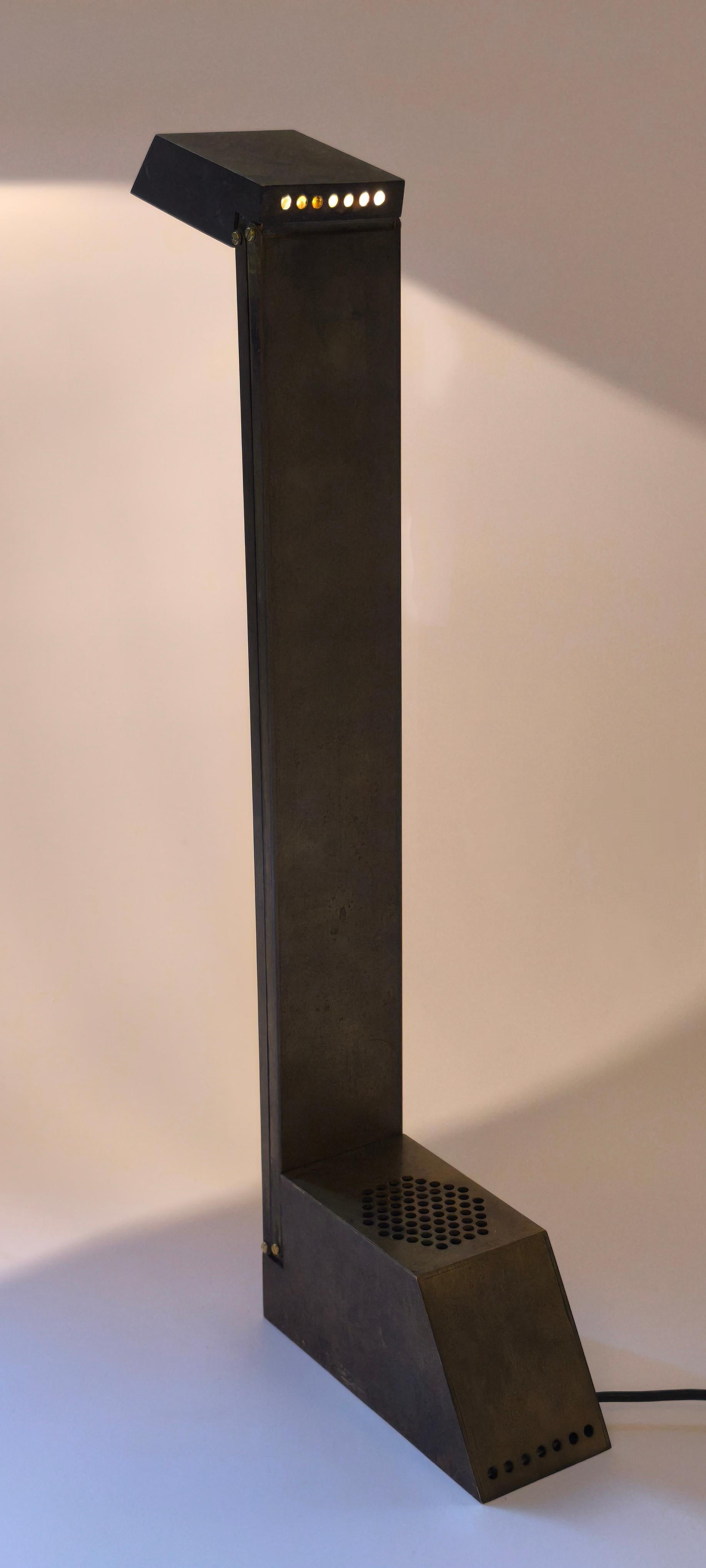 Una lampada in ottone EBERHARD design office per Atelier CHERET anni '70 - Francia in vendita 3