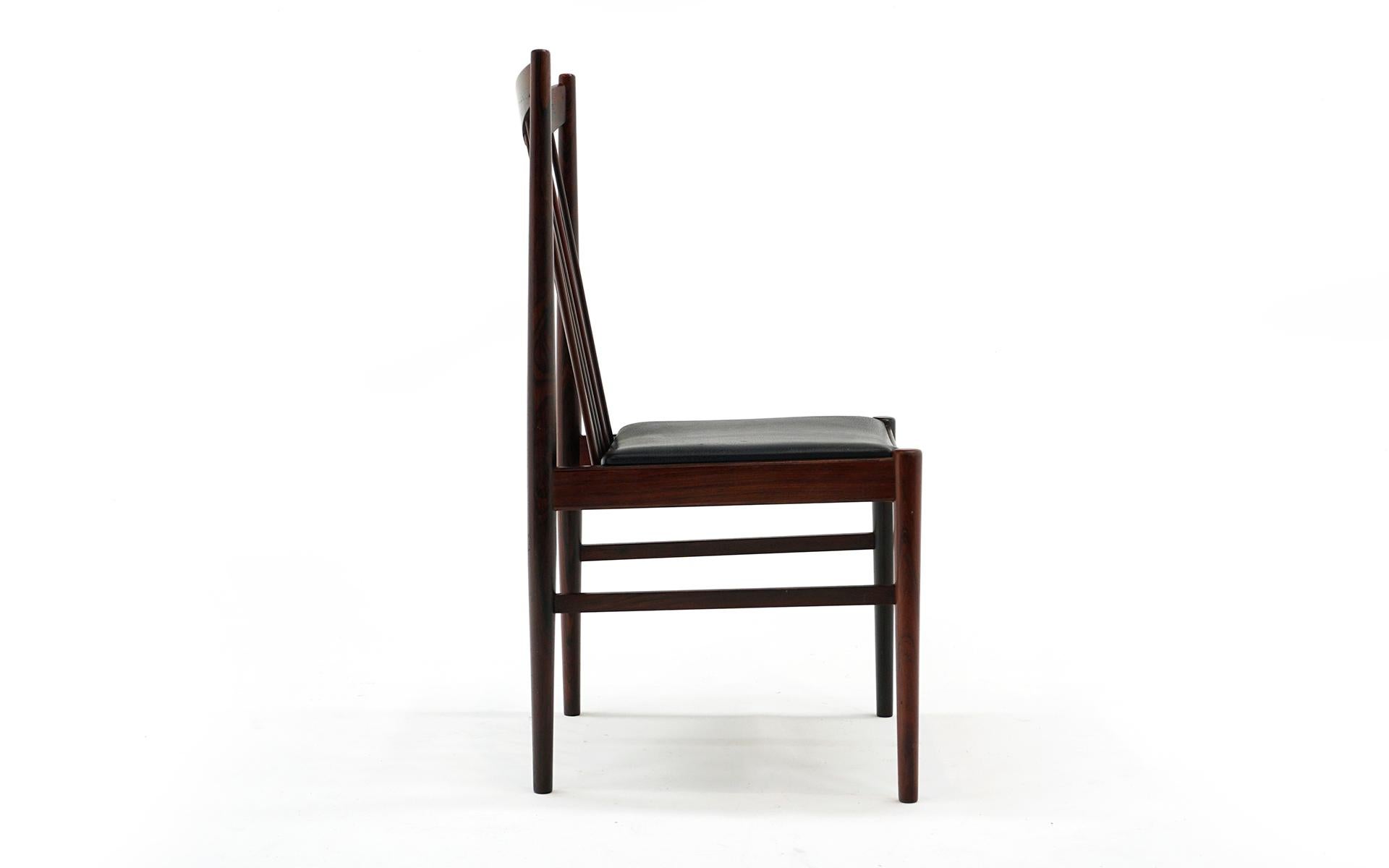 Danish One Brazilian Rosewood Dining Chair Model 422 by Arne Vodder for Sibast, Signed. For Sale