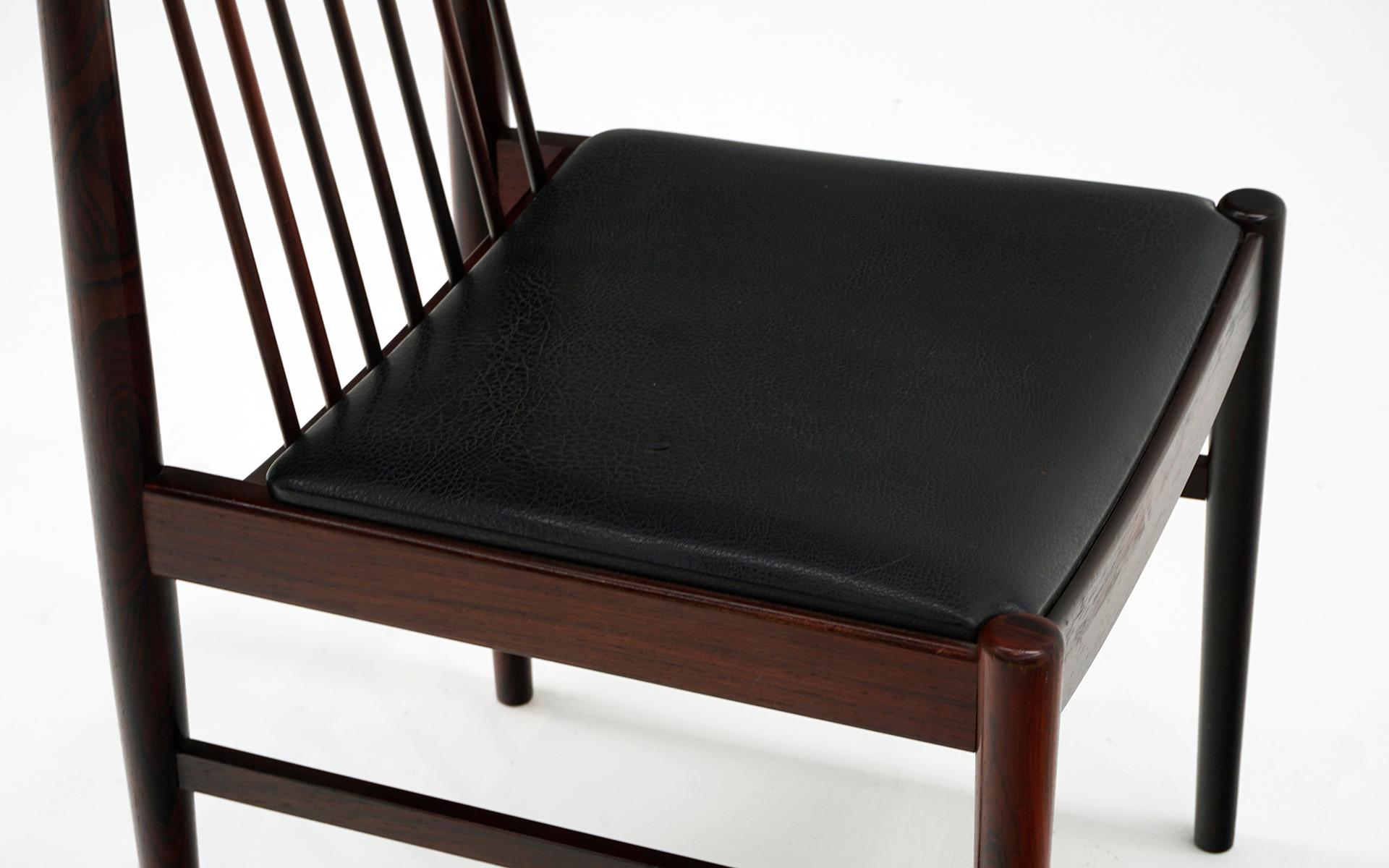 Upholstery One Brazilian Rosewood Dining Chair Model 422 by Arne Vodder for Sibast, Signed. For Sale
