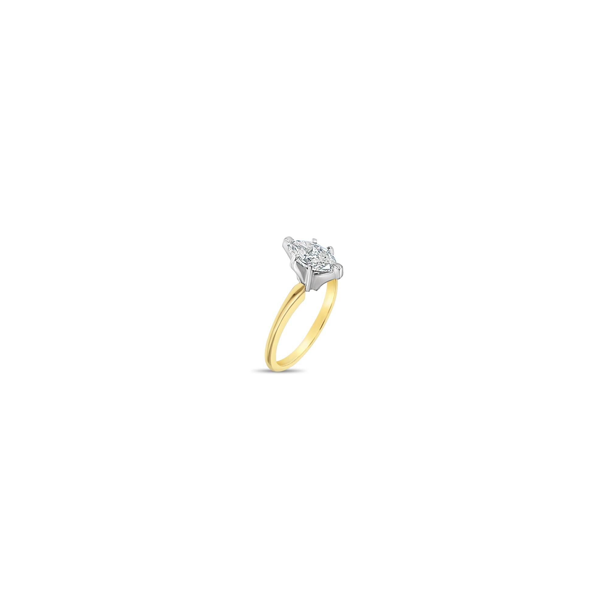 Taille Marquise Bague de fiançailles à diamant solitaire marquise d'un carat en vente