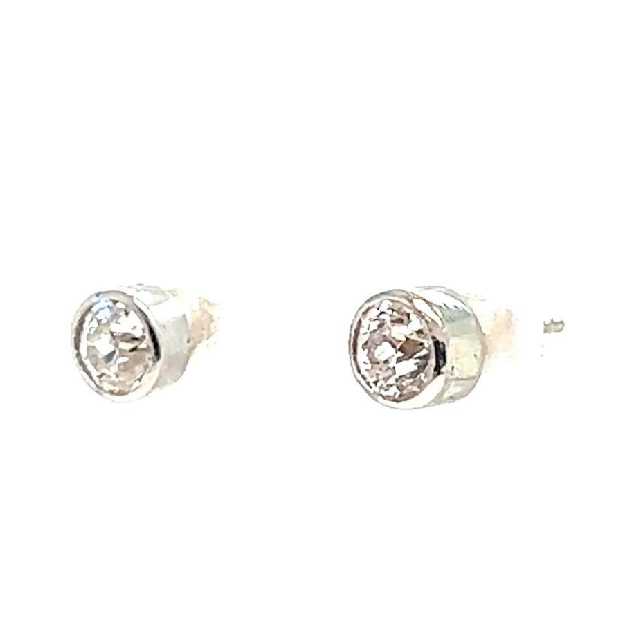 Ohrstecker mit einem Karat Diamanten im alteuropäischen Schliff aus 18 Karat Weißgold 1
