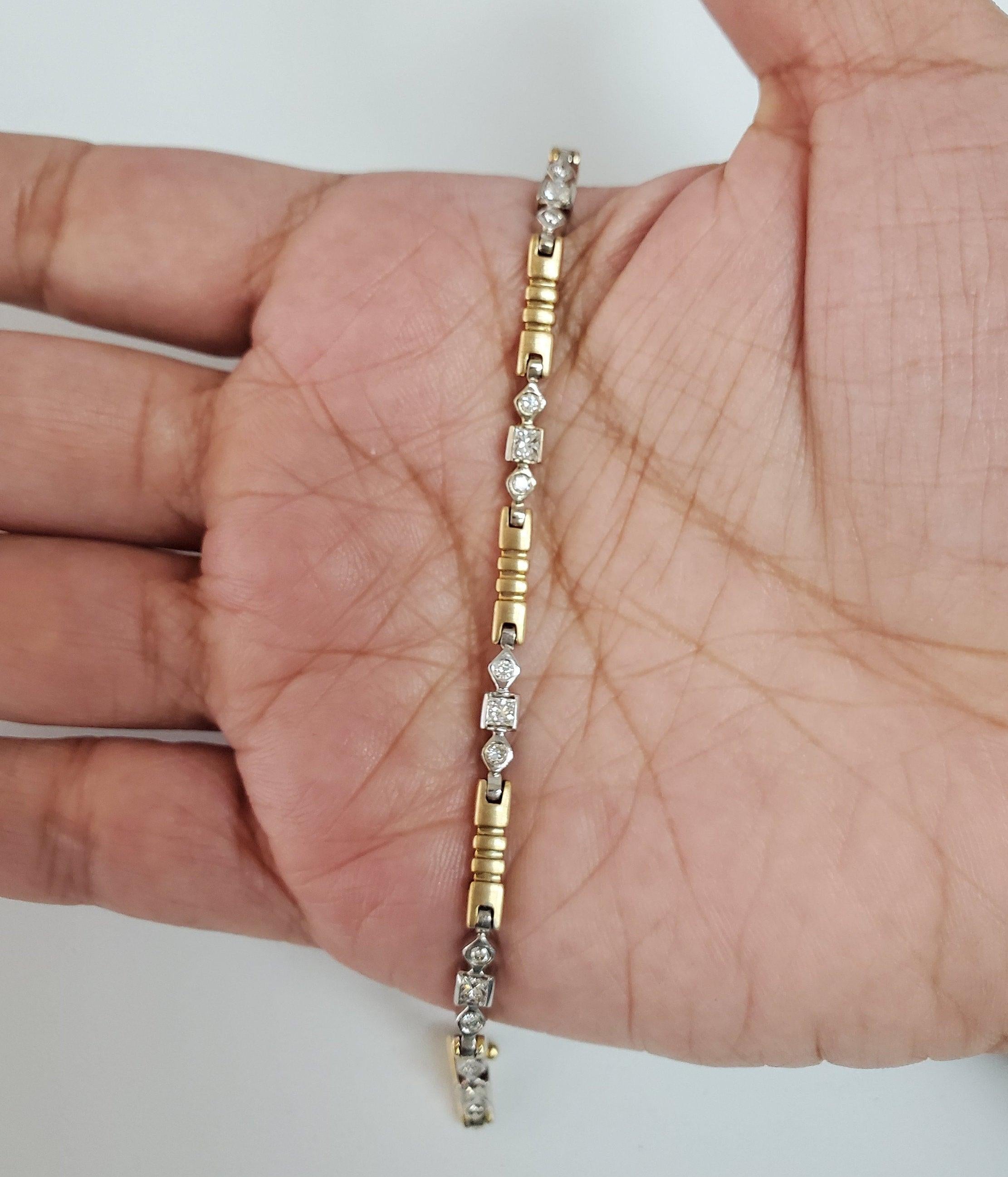 Ein Karat Zweifarbiges Diamant-Tennisarmband im Prinzessinnenschliff (Carréschliff) im Angebot
