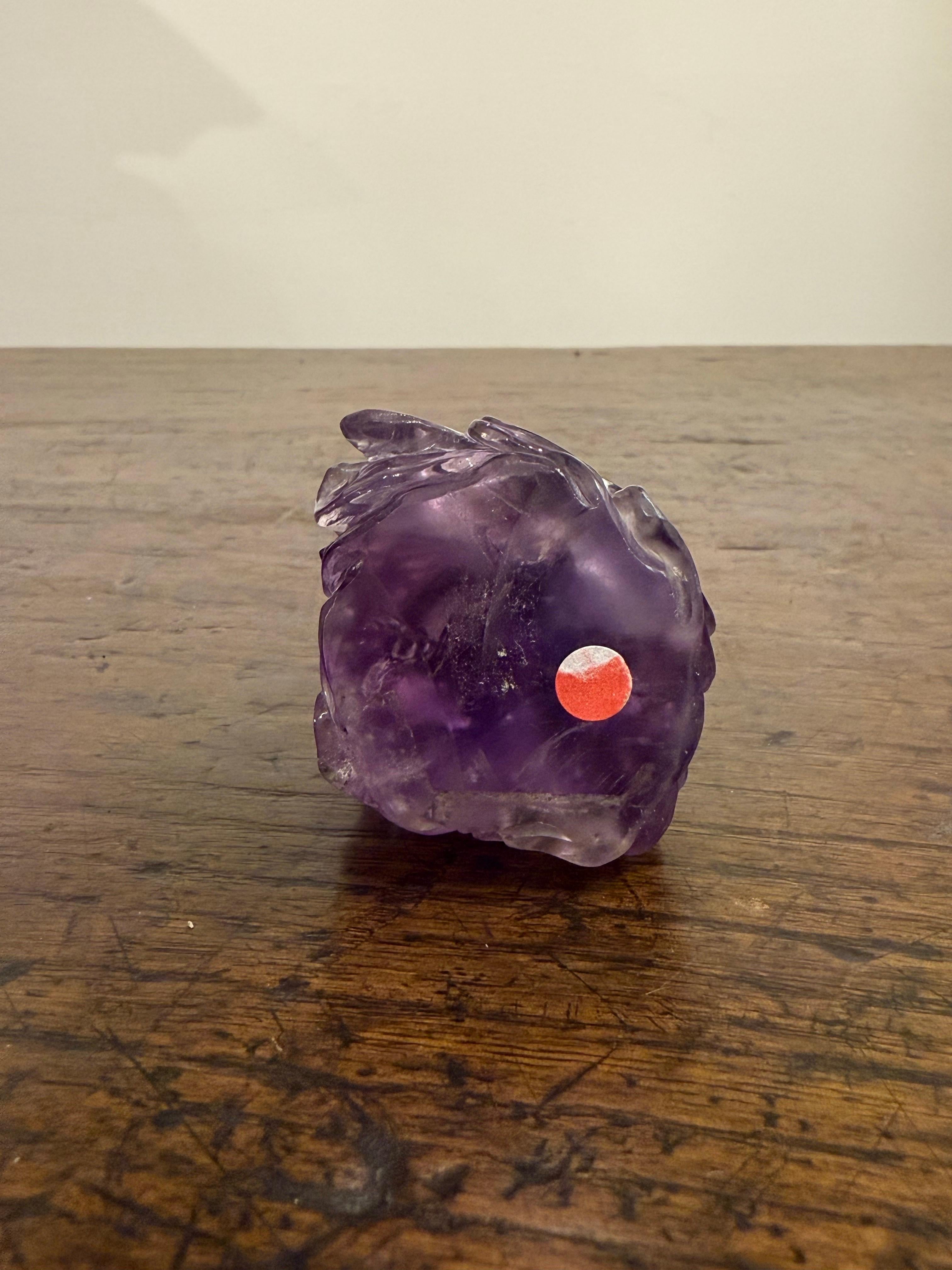 One Chinese Carved Carp Amethyst Snuff bottle, 18th Century For Sale 4