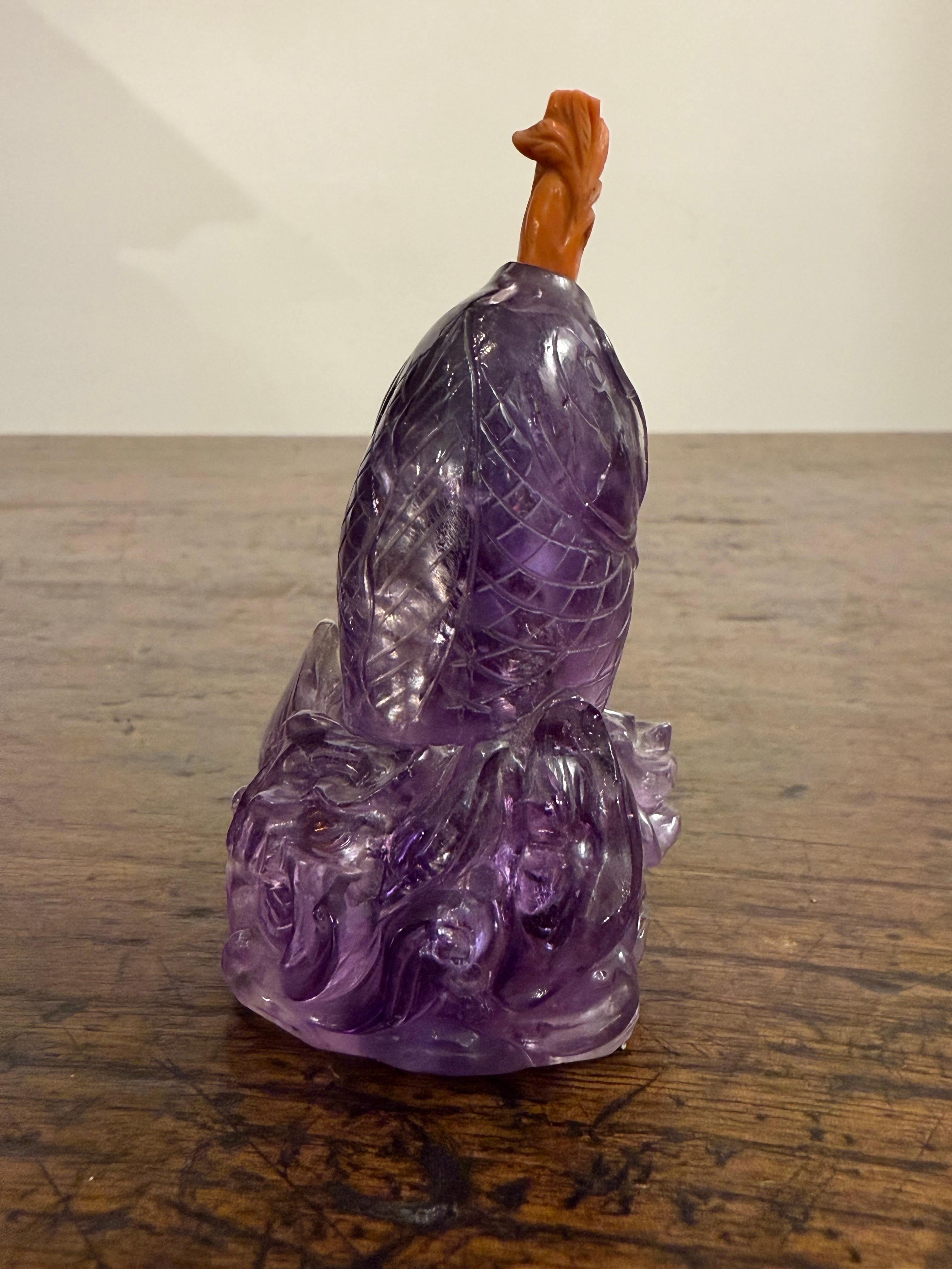 One Chinese Carved Carp Amethyst Snuff bottle, 18th Century For Sale 1