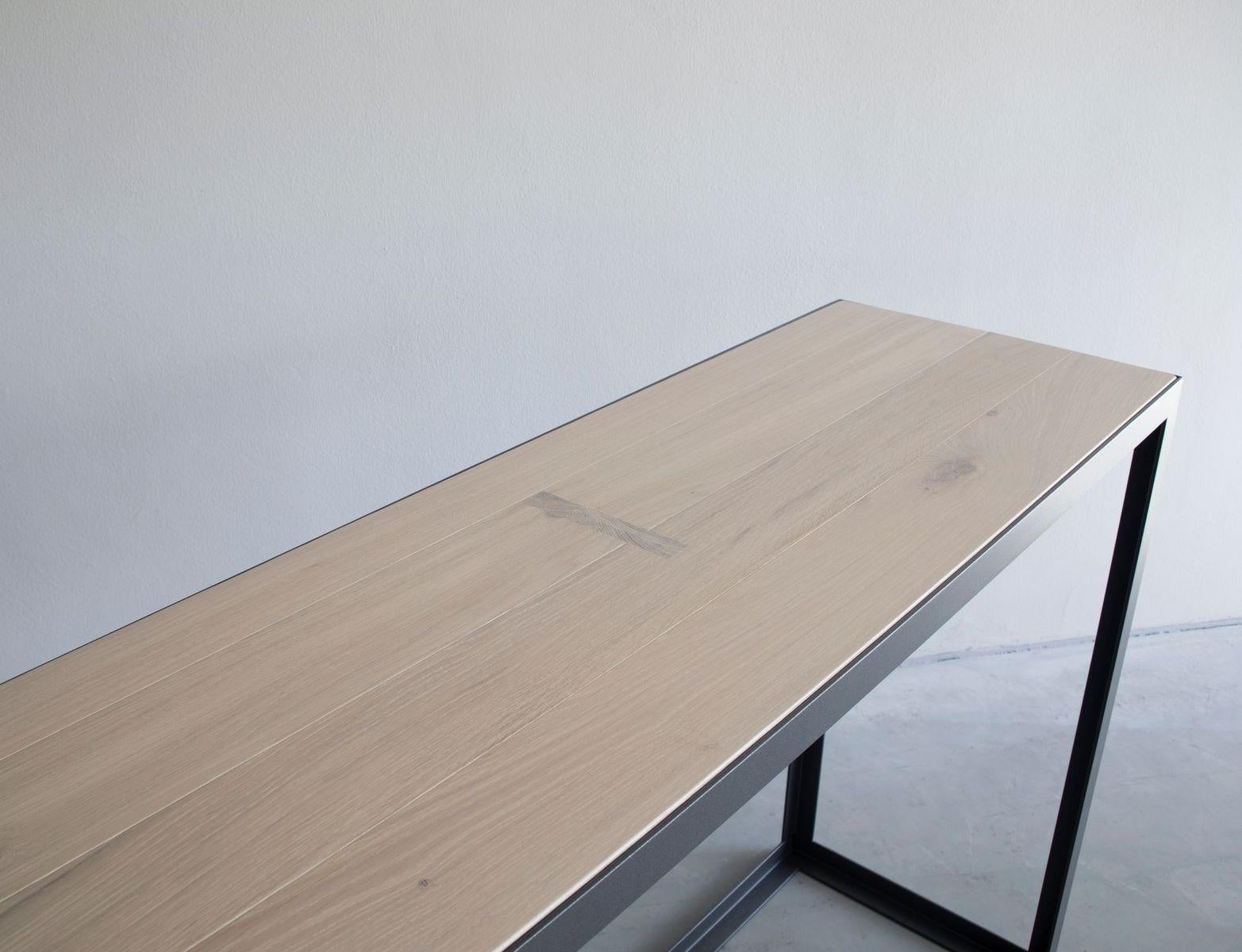 Néerlandais Une table console de Van Rossum en vente