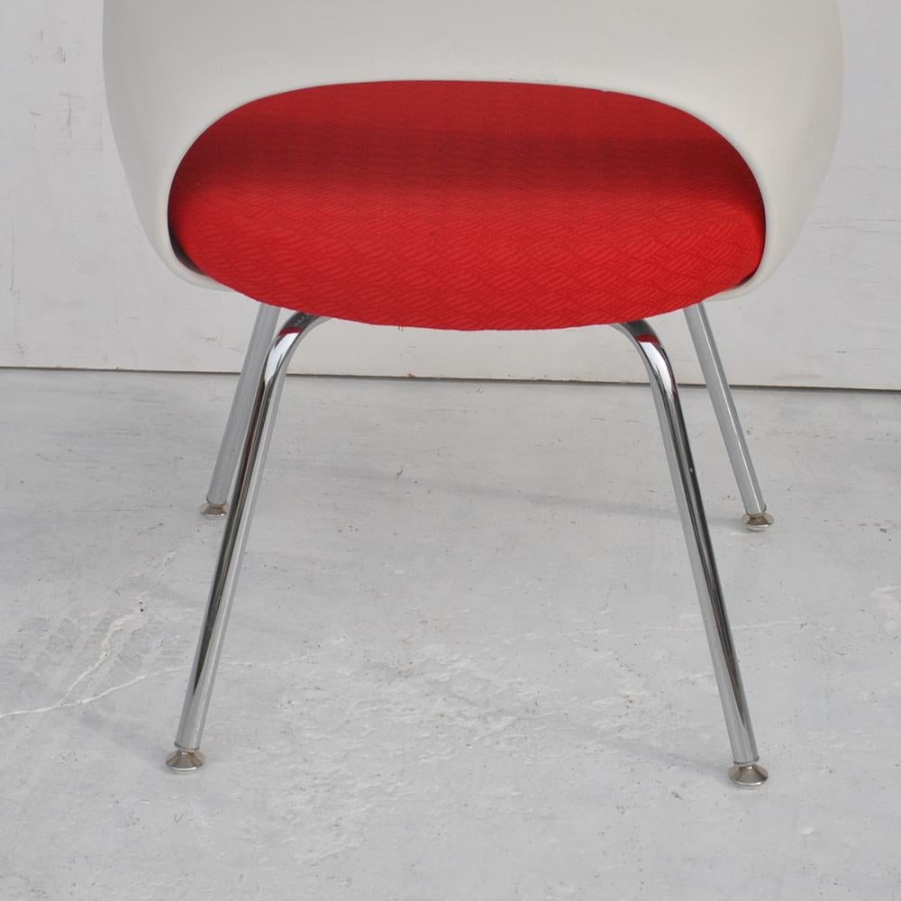 One Contemporary Knoll Eero Saarinen 72C-PC Dining Side Chair In Good Condition In Pasadena, TX