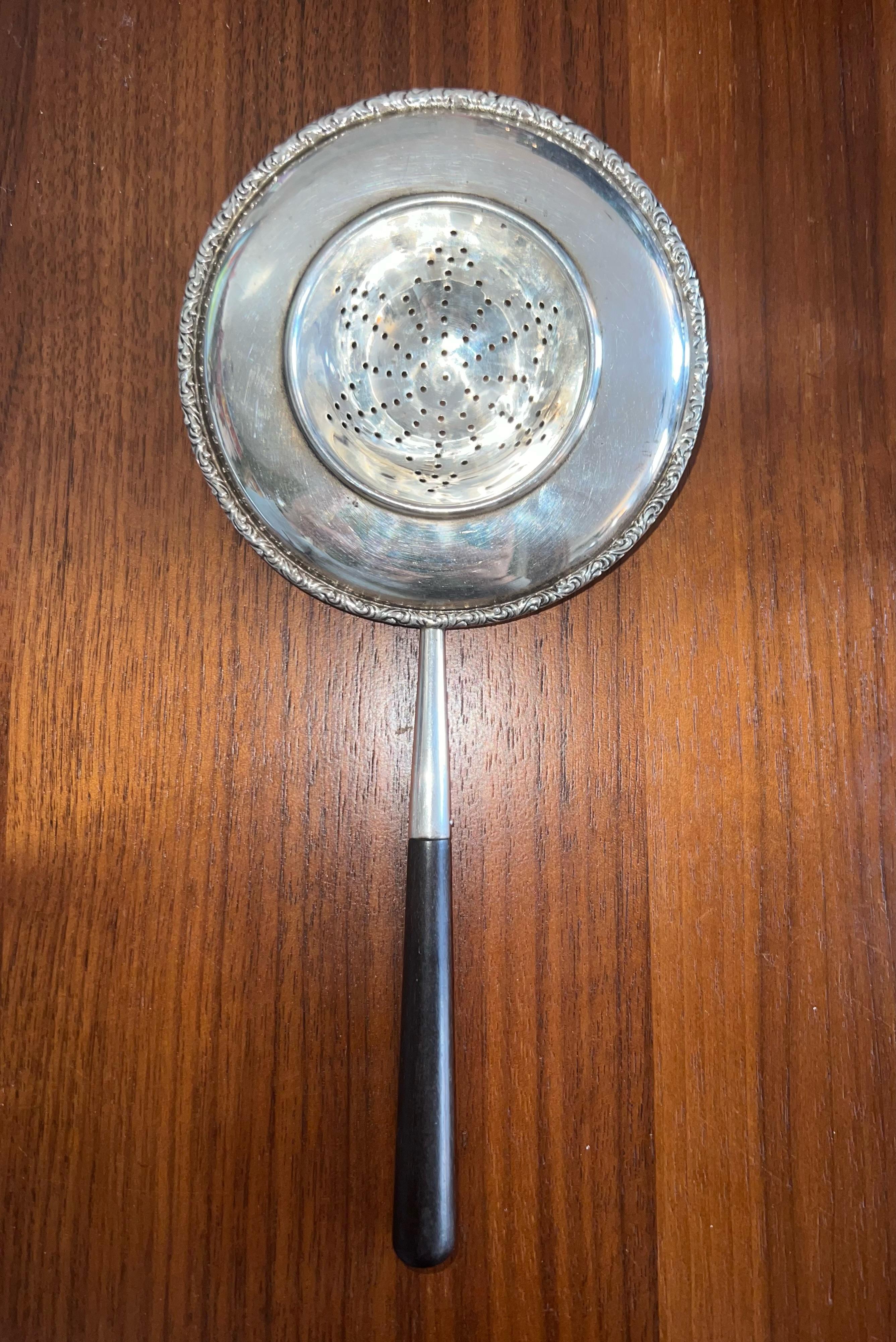 One Cup 1900s Sterling Silver Wide Brim & Wood Handle Tea Strainer by Gorham In Good Condition In Brooklyn, NY