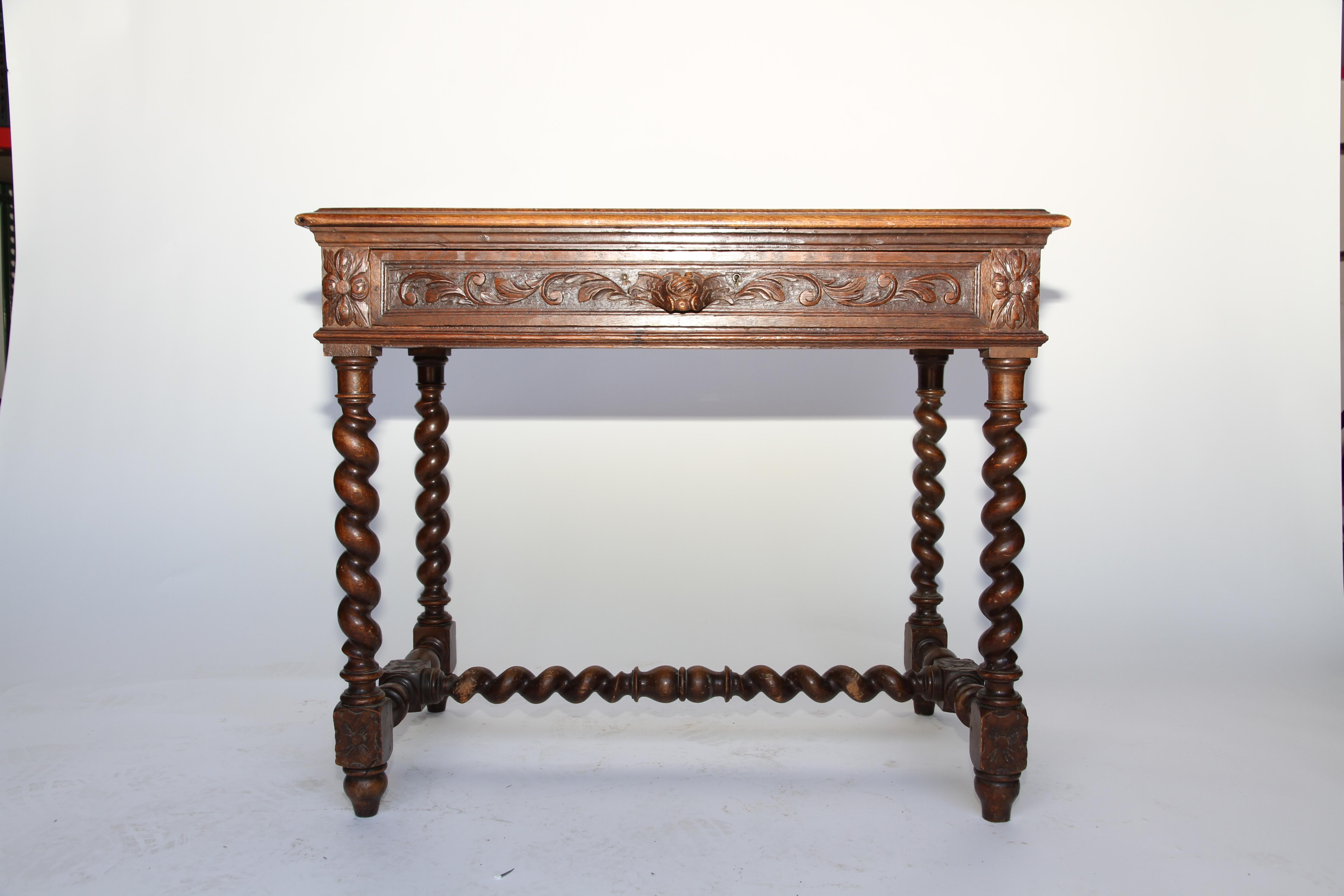 One Drawer Oak Carved Twist Leg Table In Good Condition In Houston, TX