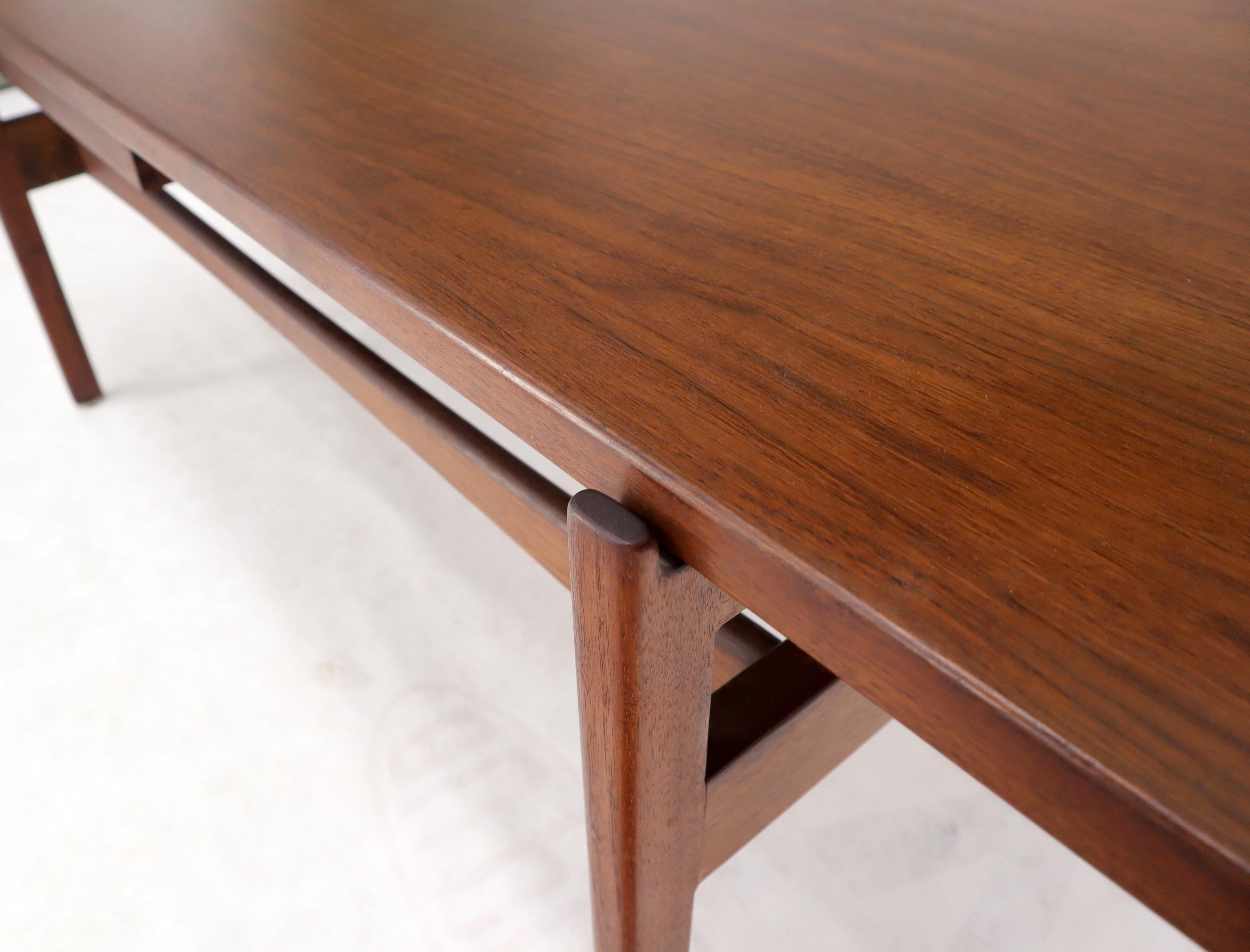 One Drawer Rectangle Shape Teak Danish Mid-Century Modern Coffee Table For Sale 6