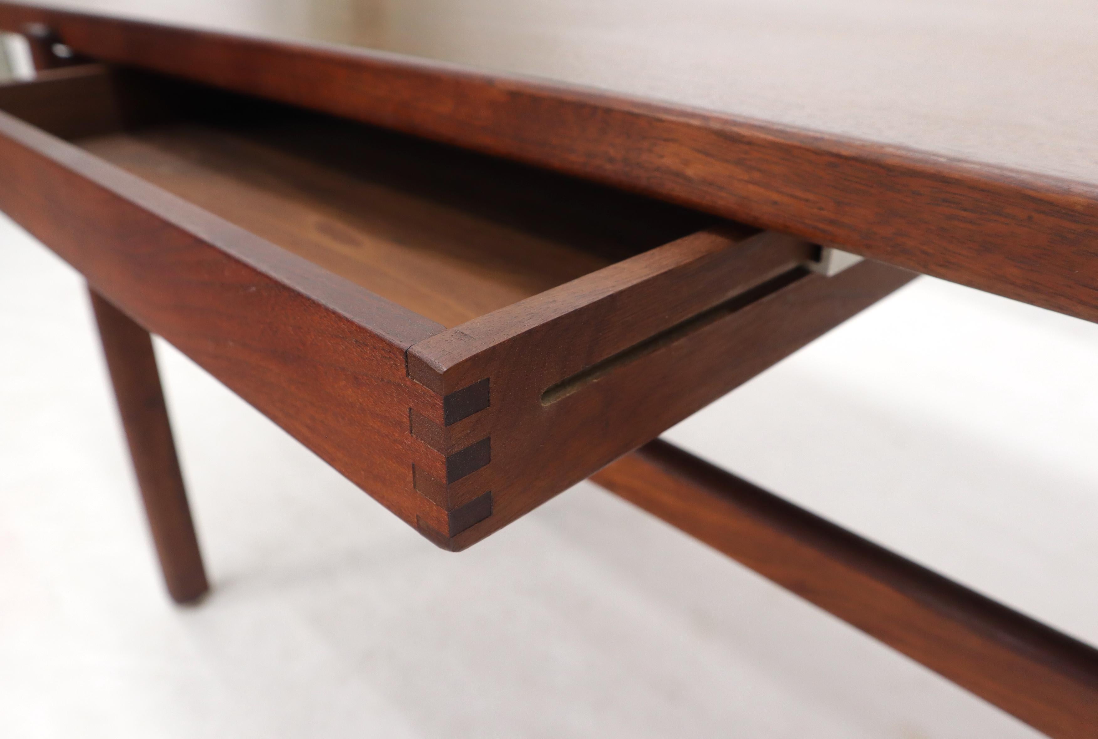 One Drawer Rectangle Shape Teak Danish Mid-Century Modern Coffee Table For Sale 8
