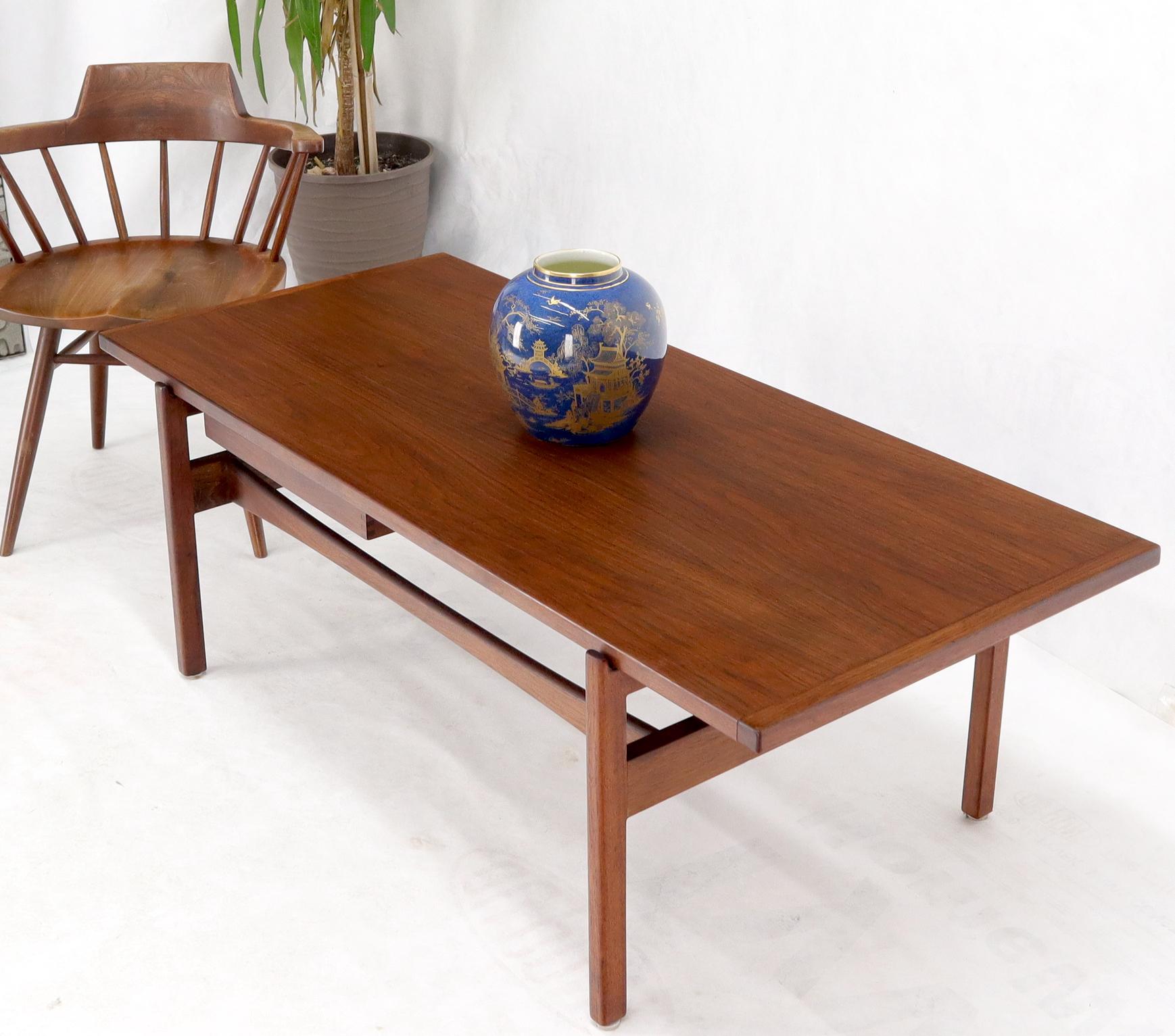 One Drawer Rectangle Shape Teak Danish Mid-Century Modern Coffee Table In Good Condition For Sale In Rockaway, NJ