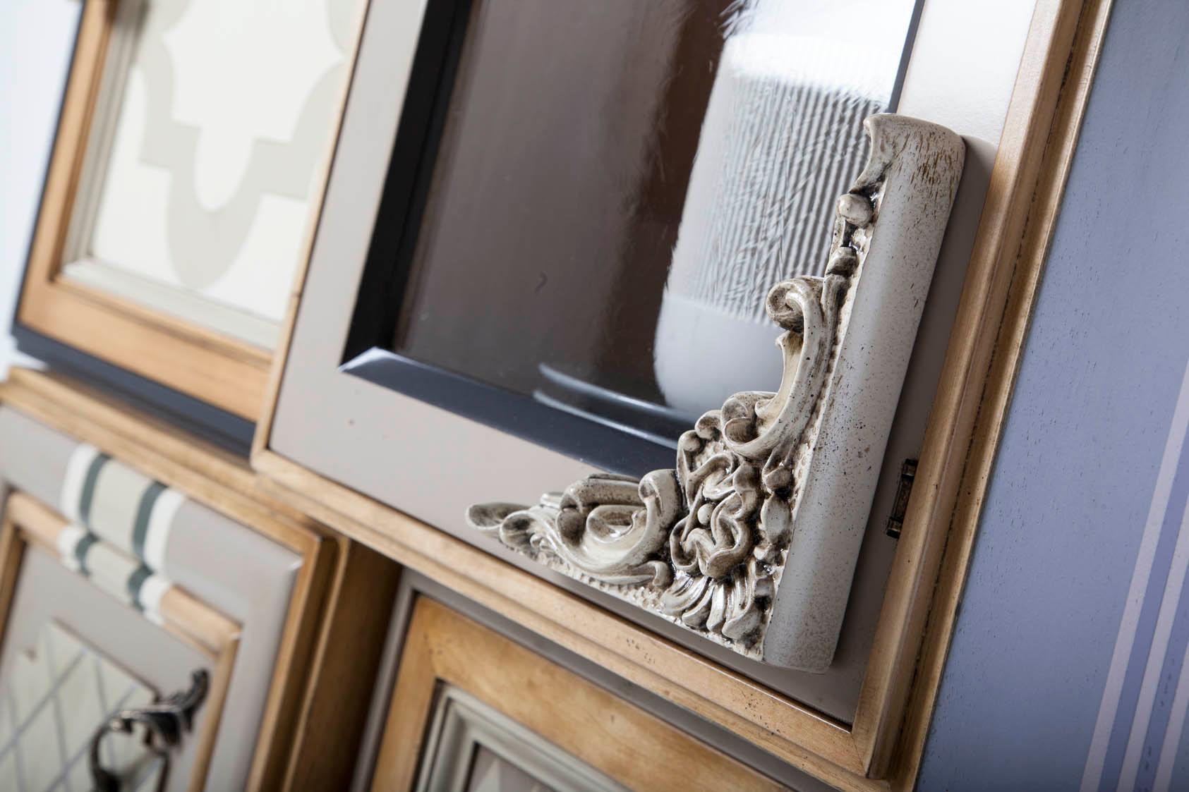 One Entry Cabinet by Lola Glamour For Sale 2