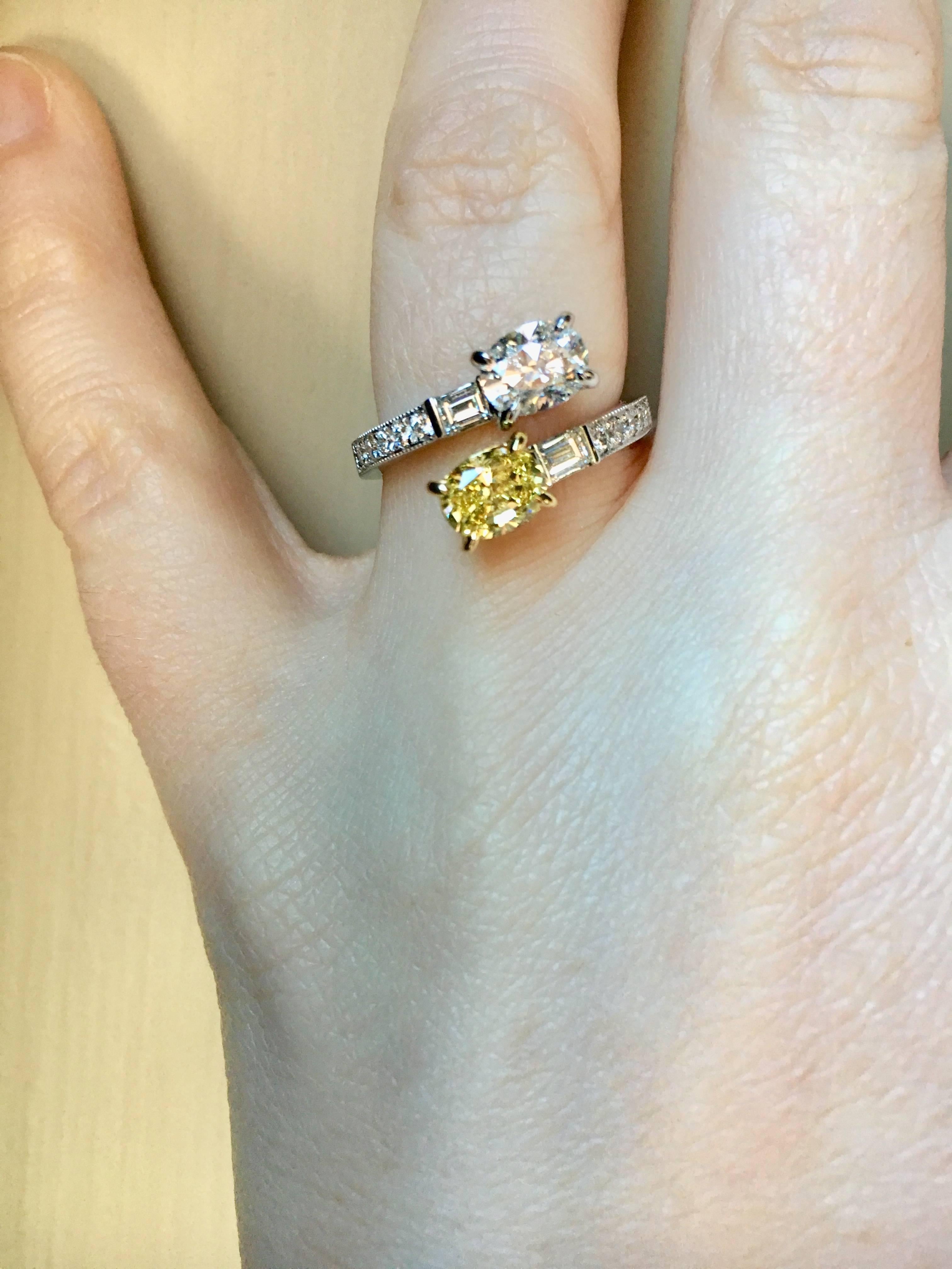 One Fancy Platinum Swirl Yellow and White Oval Diamond Ring In New Condition For Sale In Ottawa, Ontario