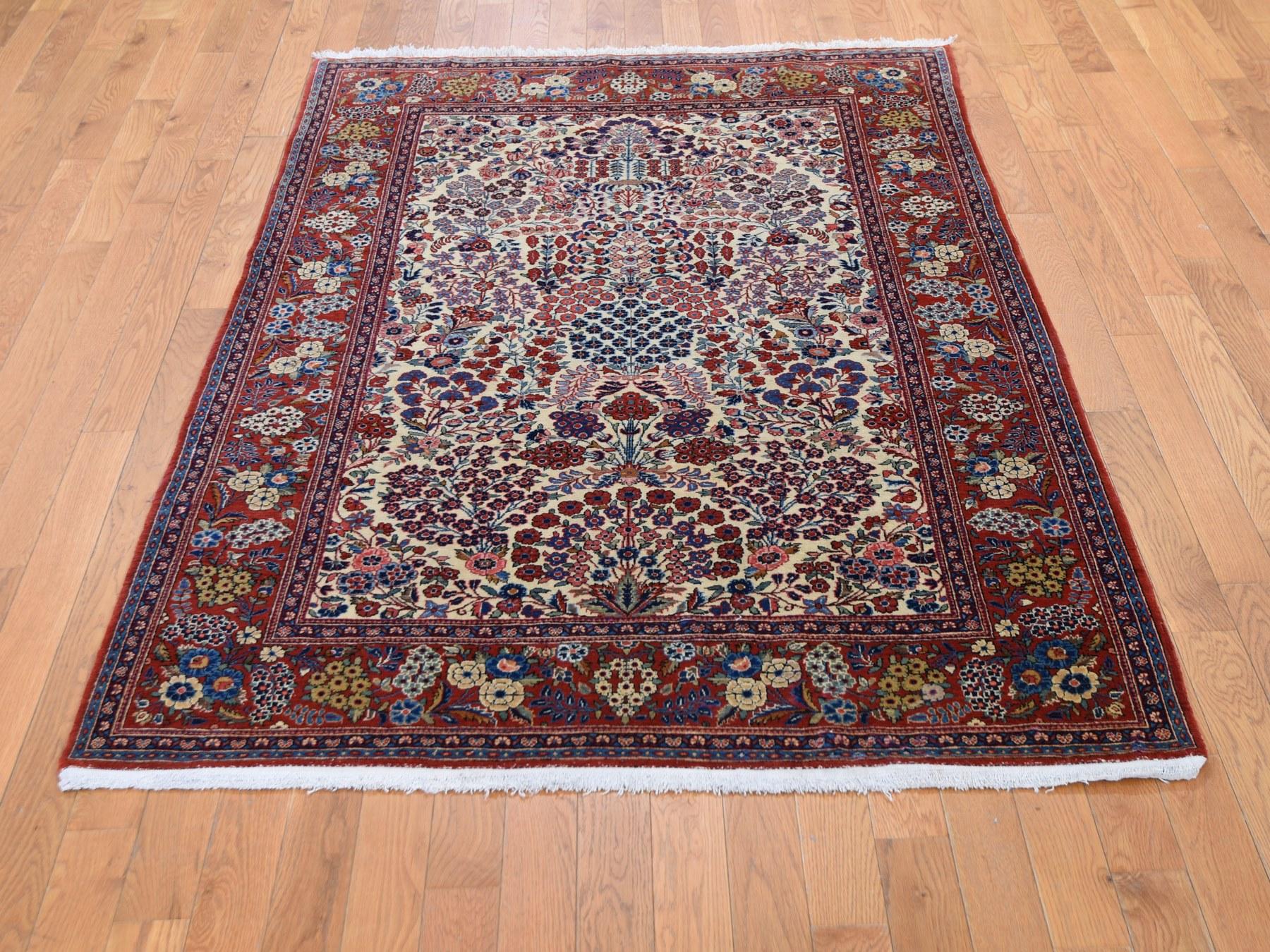 Ce fabuleux tapis noué à la main a été créé et conçu pour une résistance et une durabilité accrues. Ce tapis a été fabriqué à la main pendant des semaines selon la méthode traditionnelle utilisée pour fabriquer des tapis. C'est vraiment une pièce