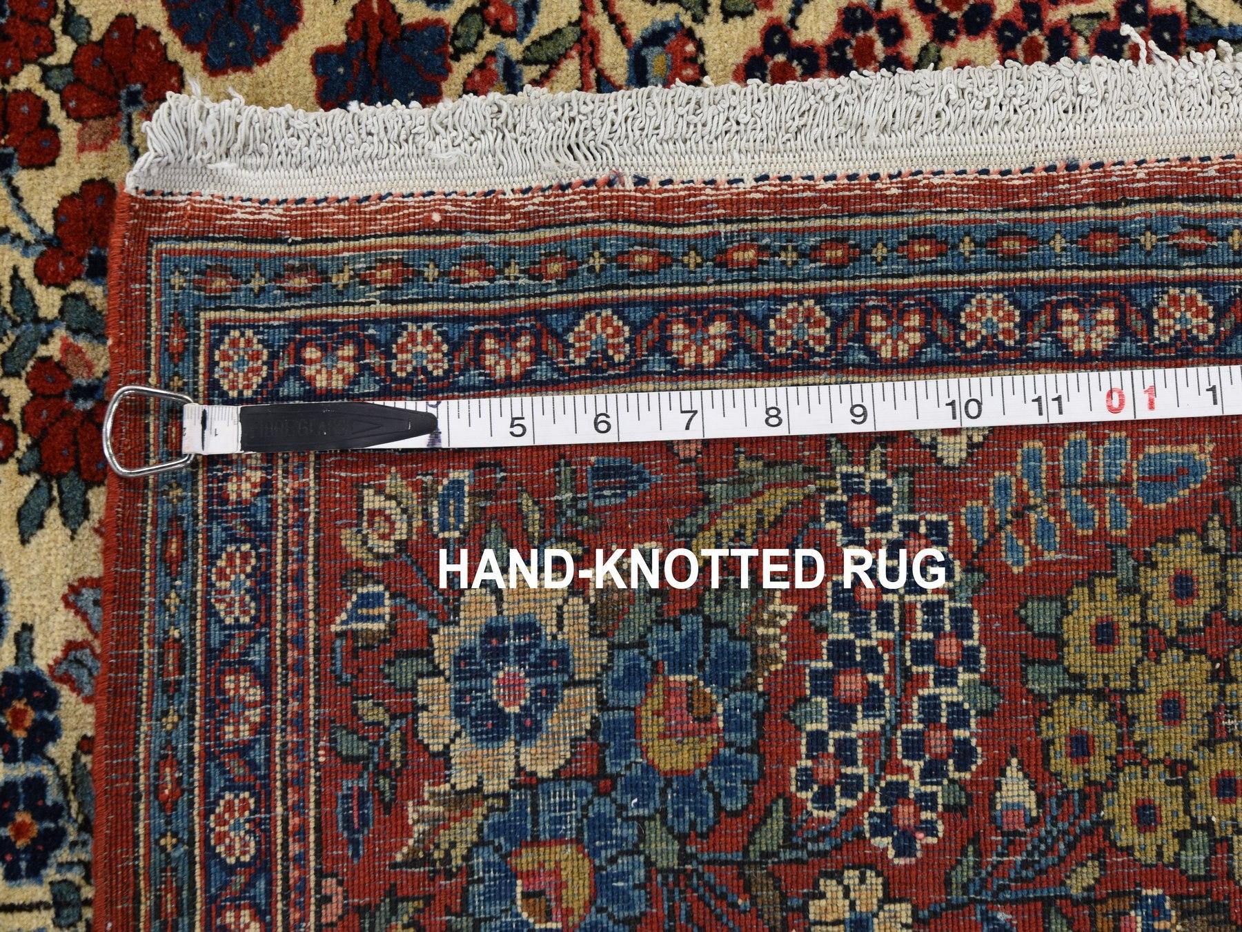 Laine Paire de tapis persans anciens Kashan Exc Cond propres et doux noués à la main en vente
