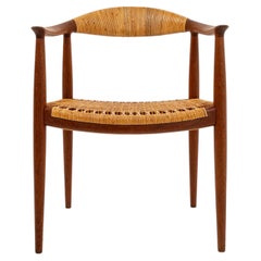 Una «The Chair» de Hans Wegner para Johannes Hansen, modelo JH501, en teca y mimbre