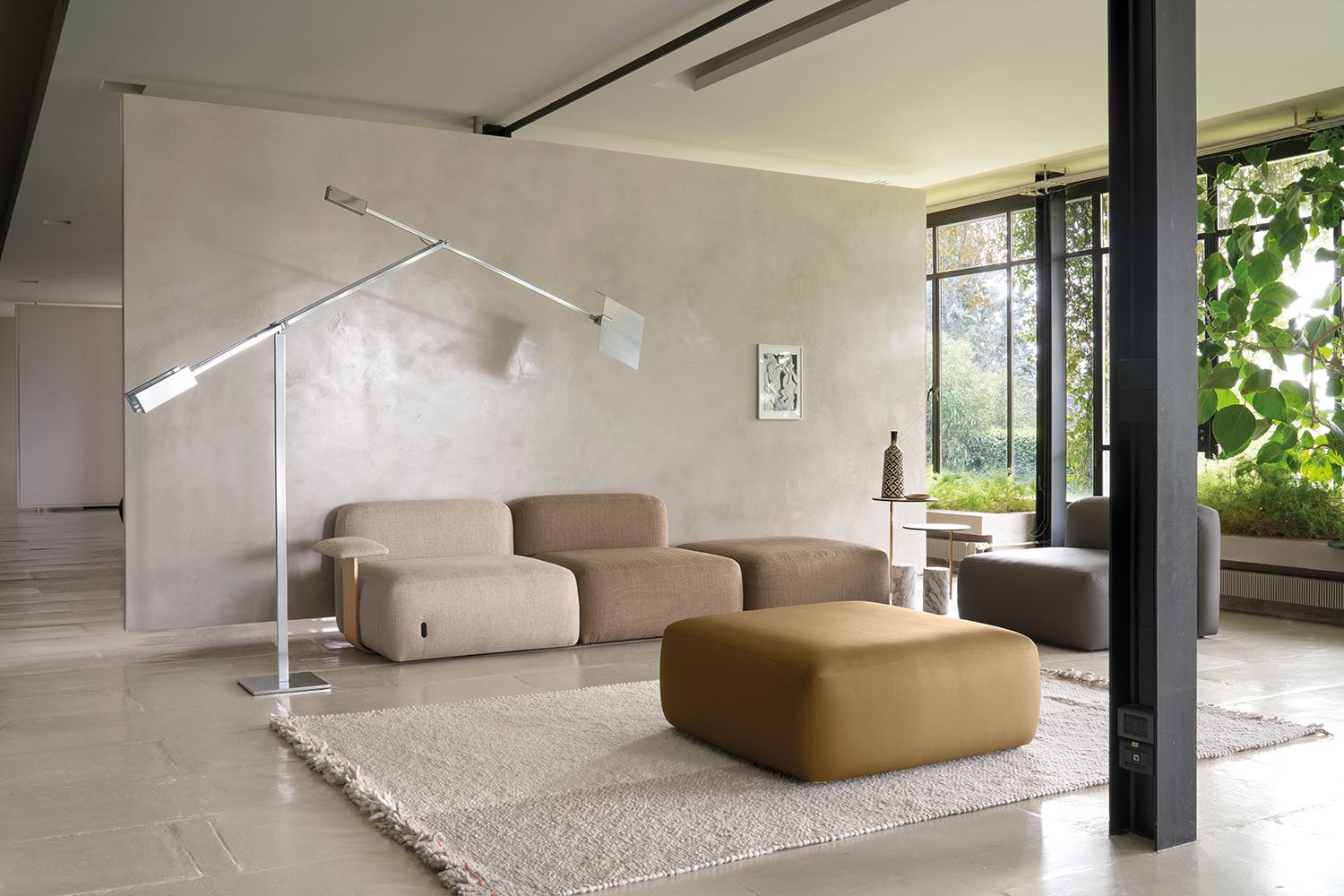 Postmoderne One Hundred Fully Upholstered Monolithic Modular Sofa by Quinti Sedute en vente