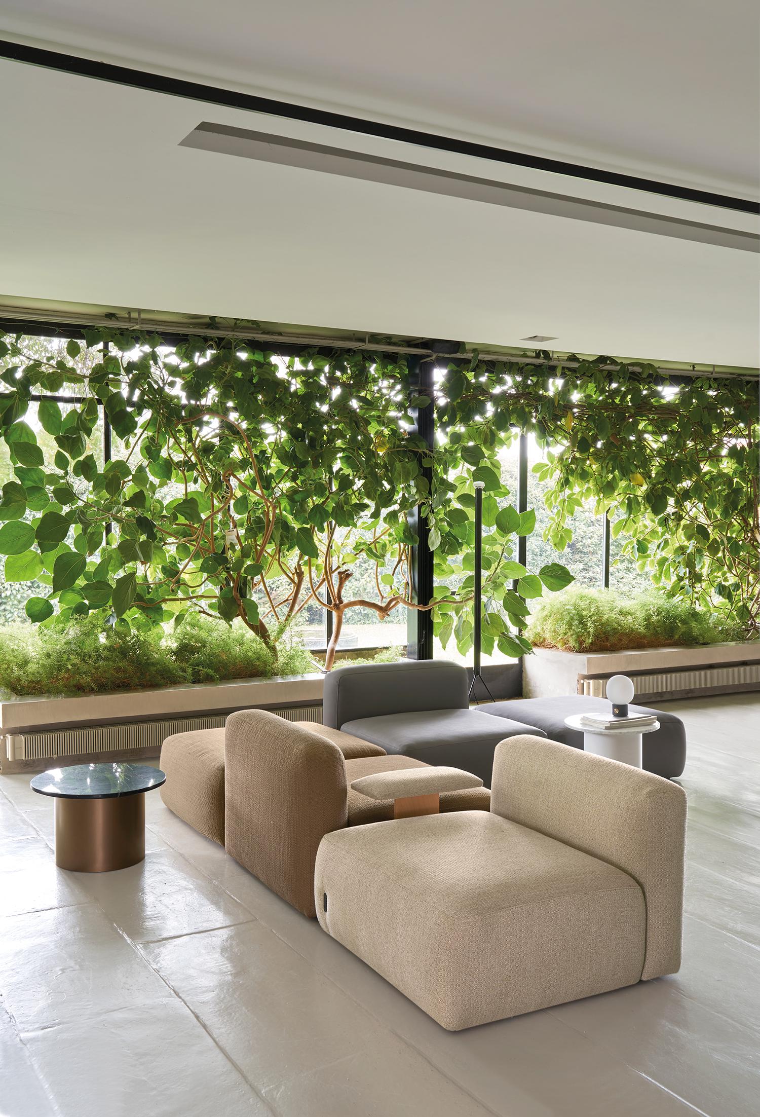 italien One Hundred Fully Upholstered Monolithic Modular Sofa by Quinti Sedute en vente