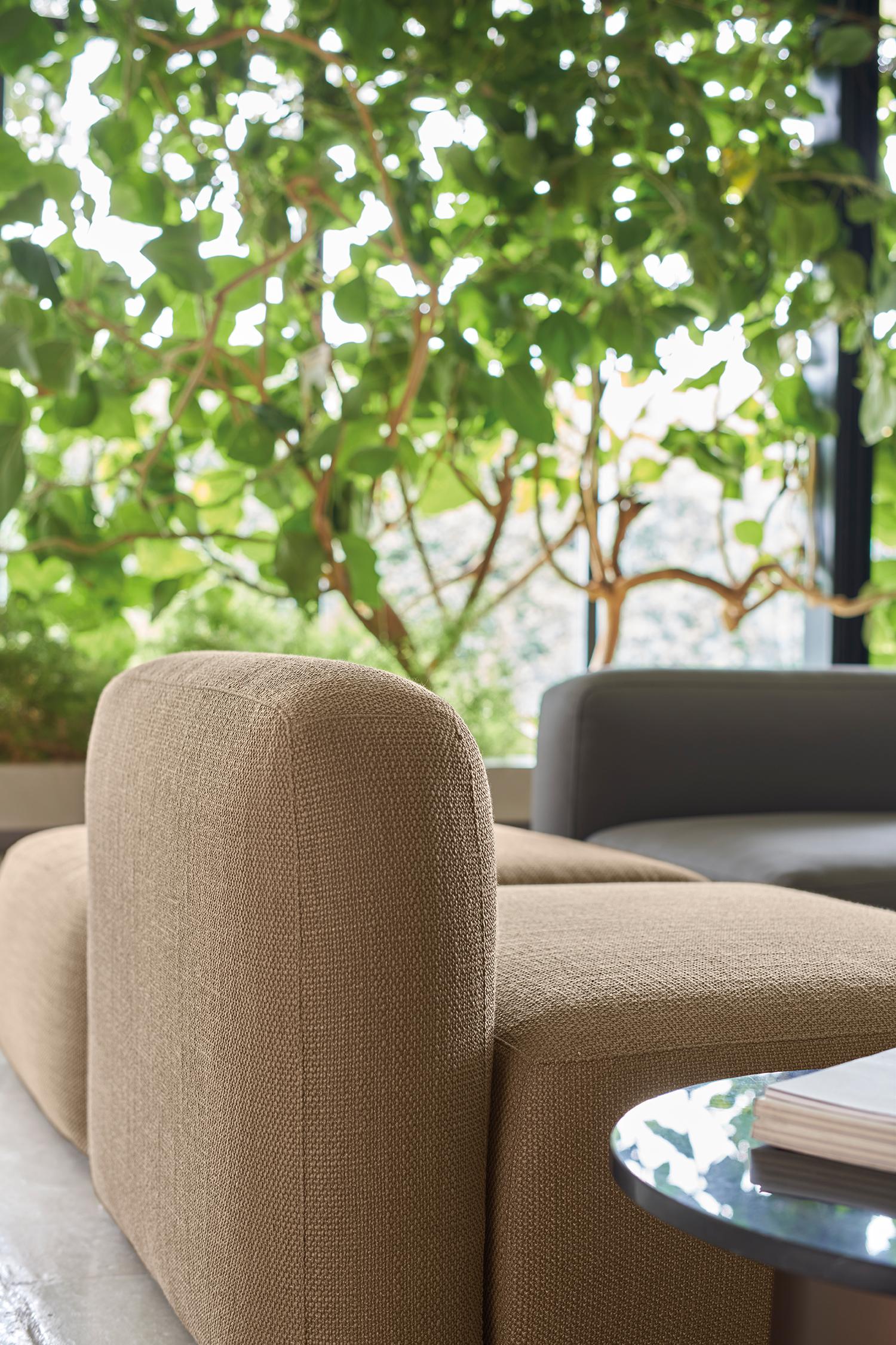One Hundred Fully Upholstered Monolithic Modular Sofa by Quinti Sedute Neuf - En vente à Geneve, CH