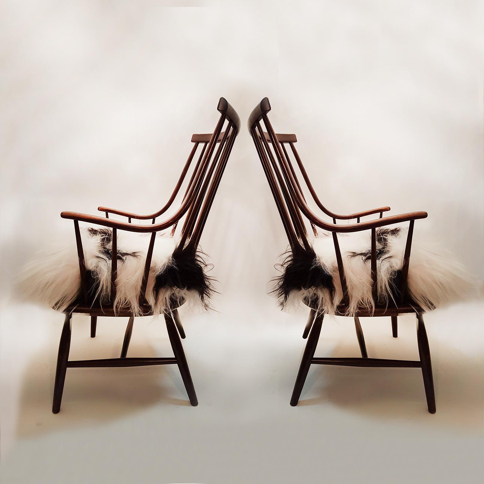 Onelarge armchairs, model 