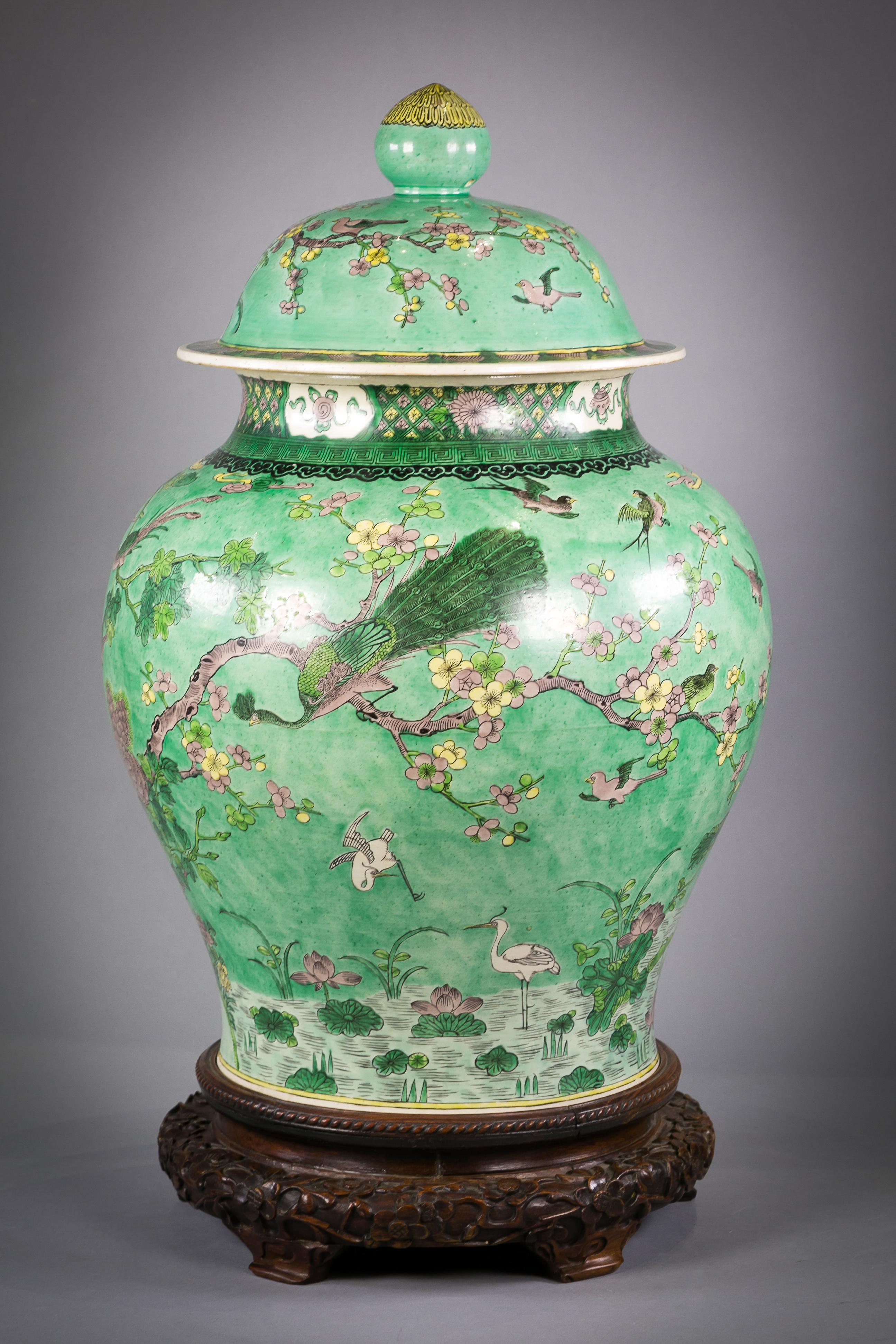 Mid-19th Century One Large Chinese Porcelain Famille Verte Covered Vase on Stand, circa 1860