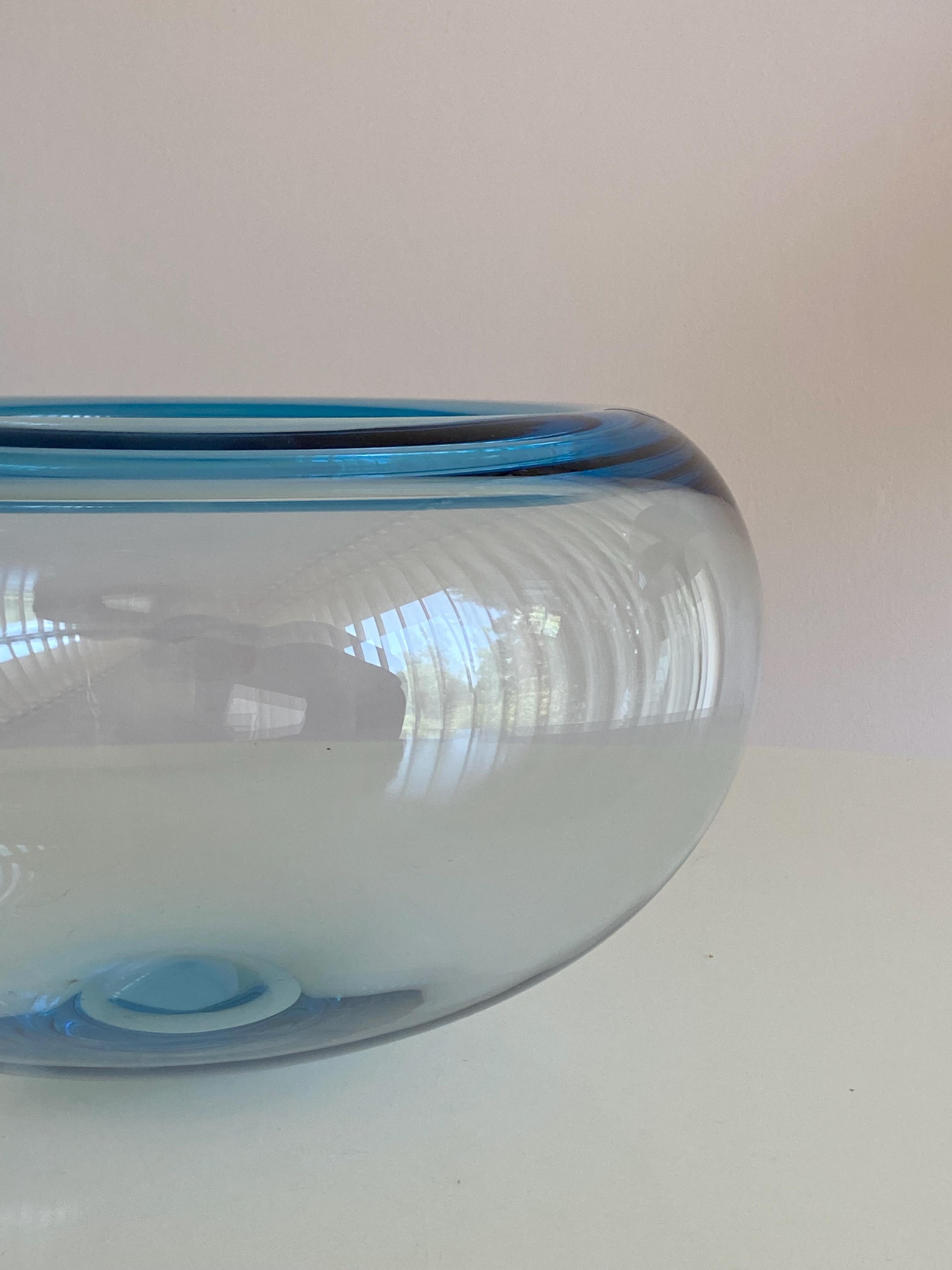 One large Holmegaard Glass bowl Provence by Per Lütken Denmark In Good Condition For Sale In Krefeld, DE