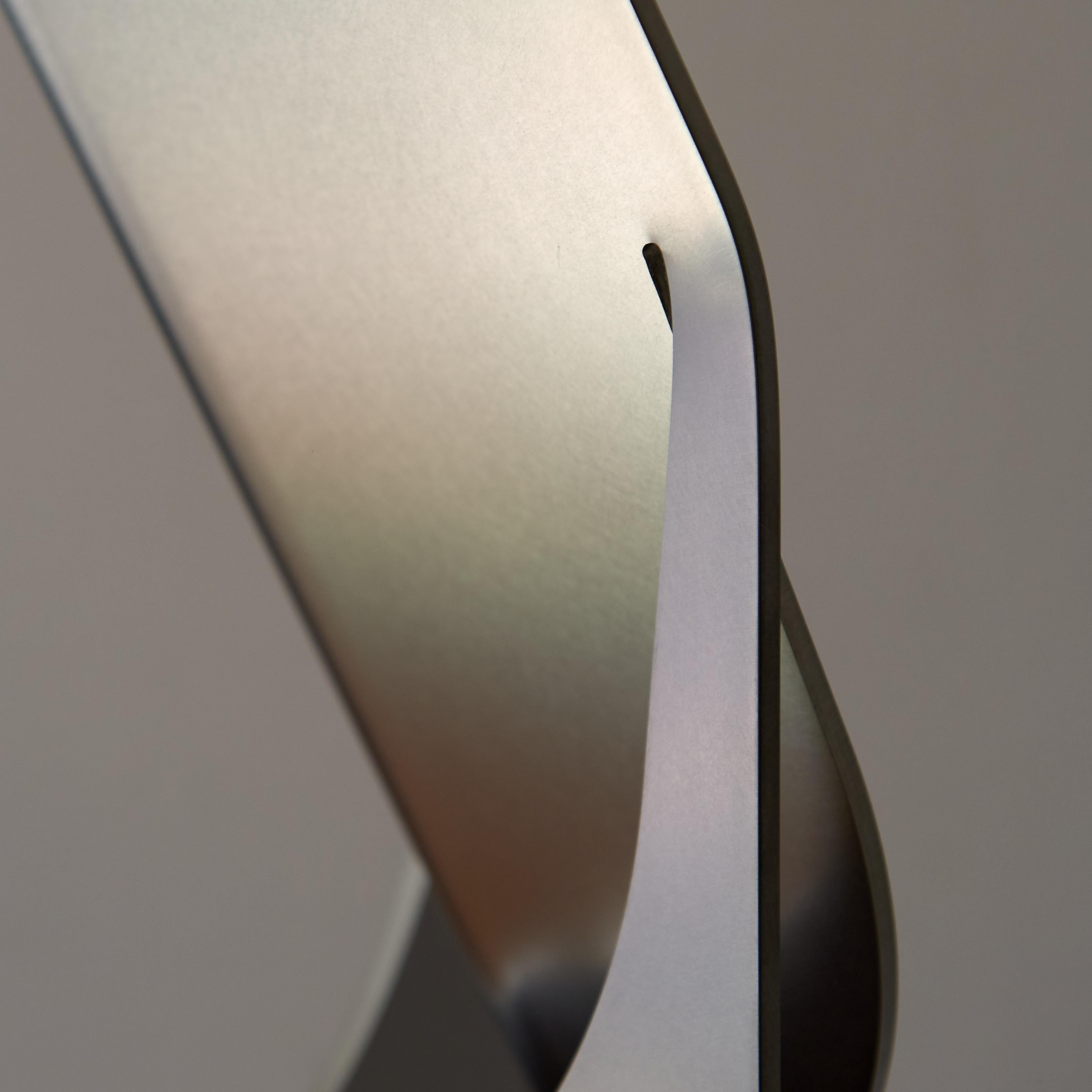 Lámpara de mesa ONE MASK, acero inoxidable cepillado de Frank Penders en venta 9