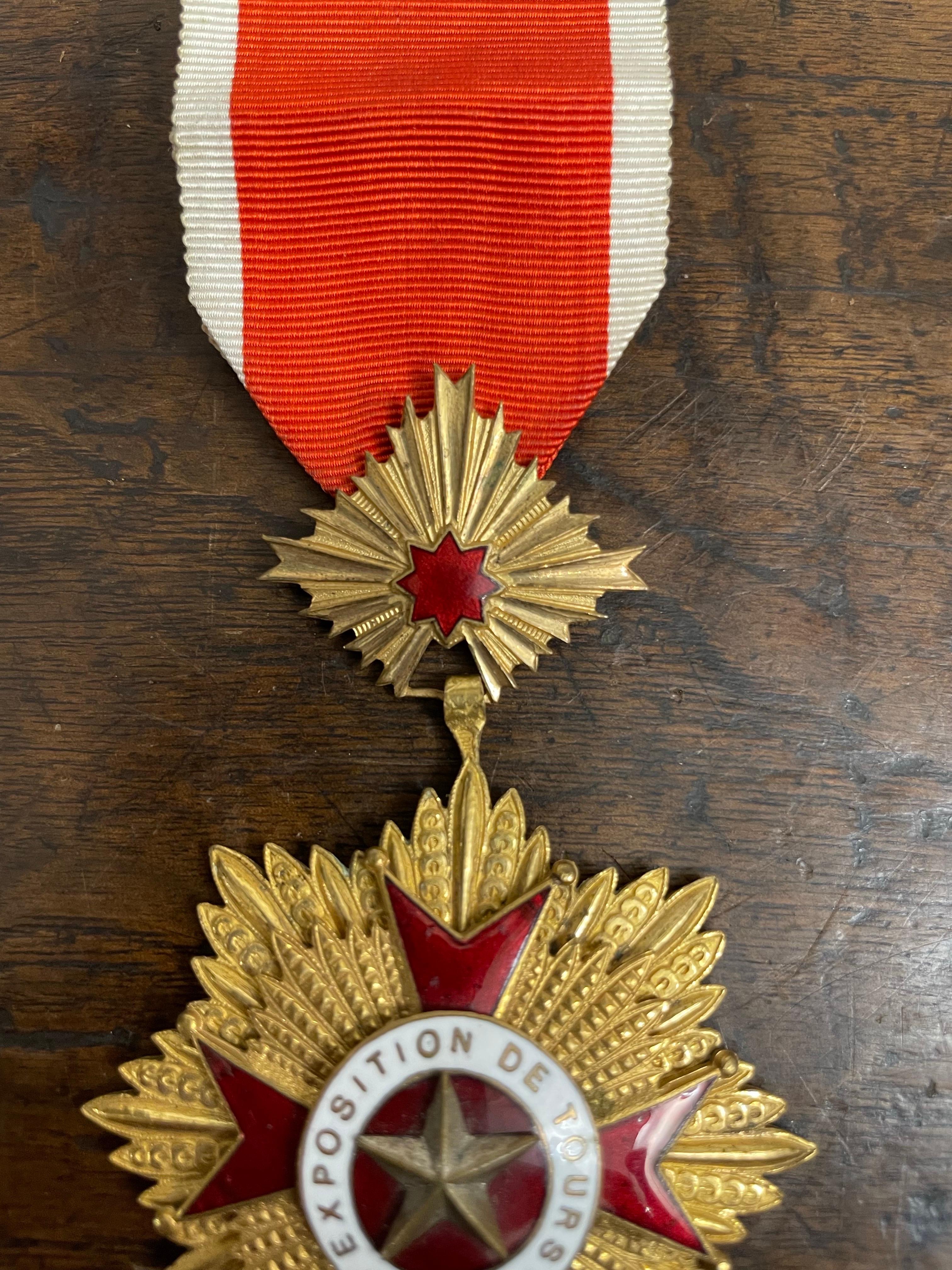 French One Medal EXPOSITION, DE TOURS 1904 For Sale